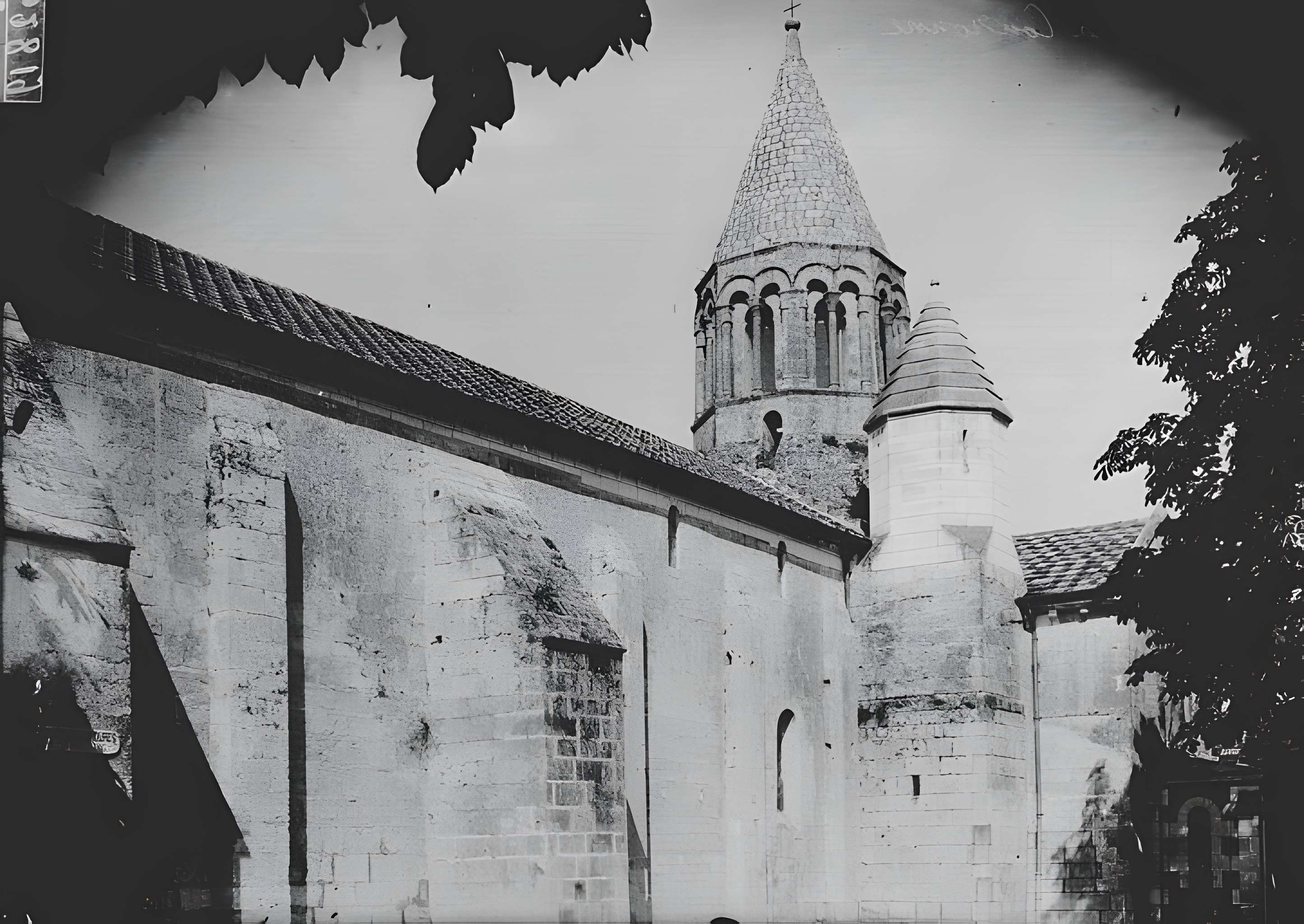 Église Saint-Jean-Baptiste de La Couronne