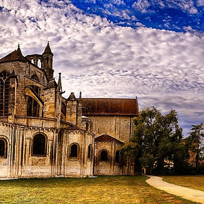 Photo de Abbaye Saint-Jean de Montierneuf