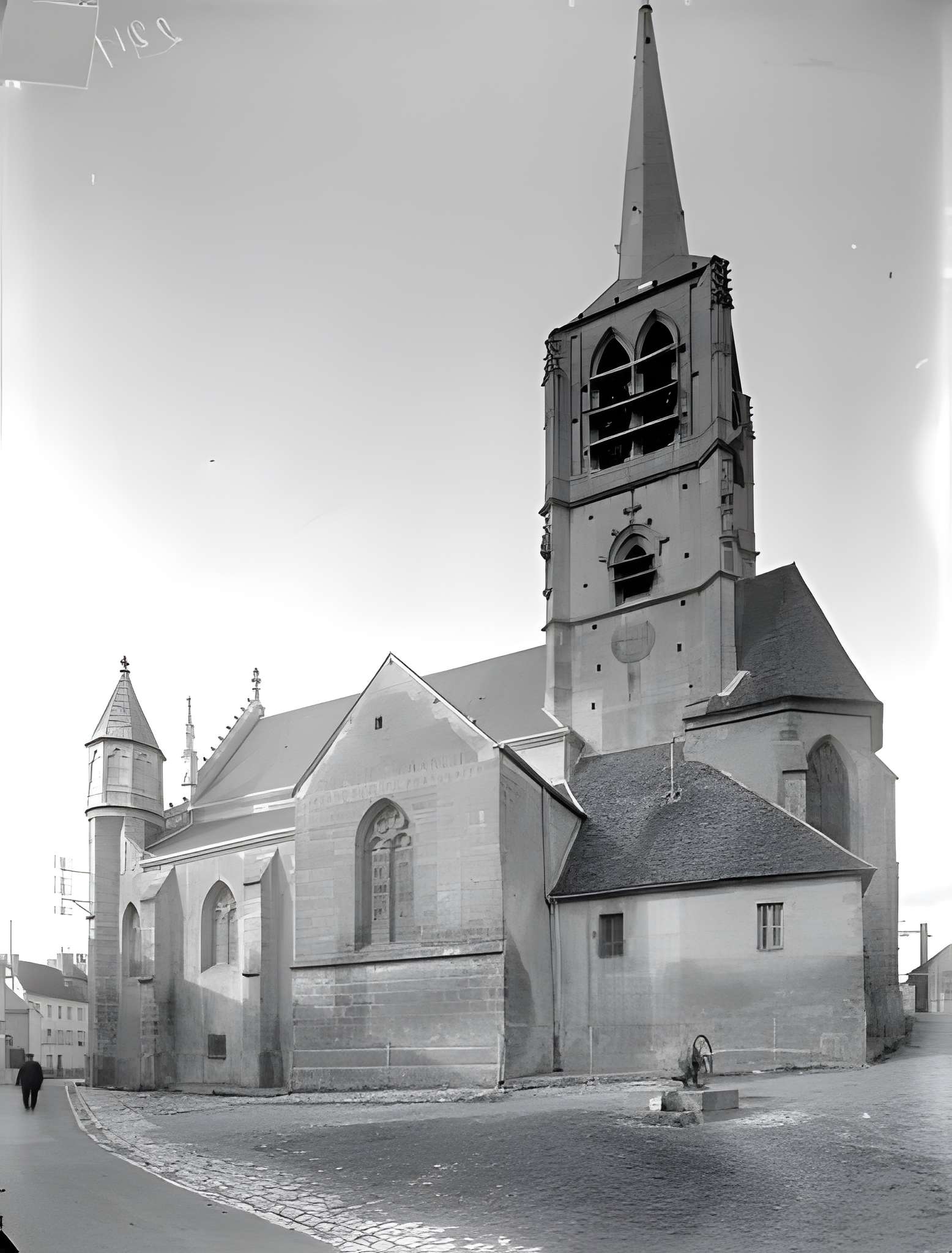 Église Saint-Jean-Baptiste de Moulins-Engilbert