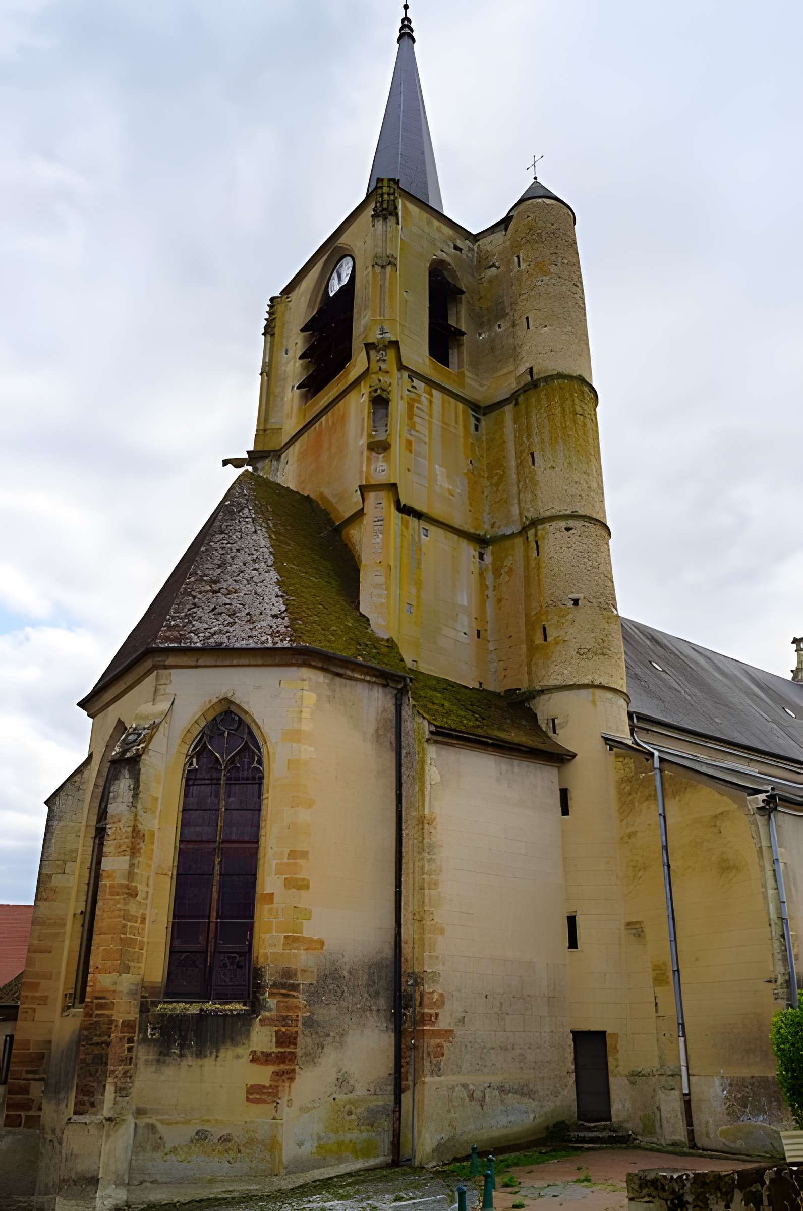 Église Saint-Jean-Baptiste de Moulins-Engilbert