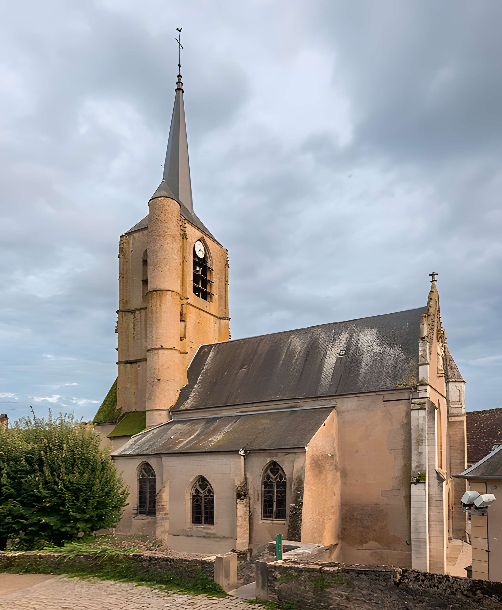 Église Saint-Jean-Baptiste de Moulins-Engilbert
