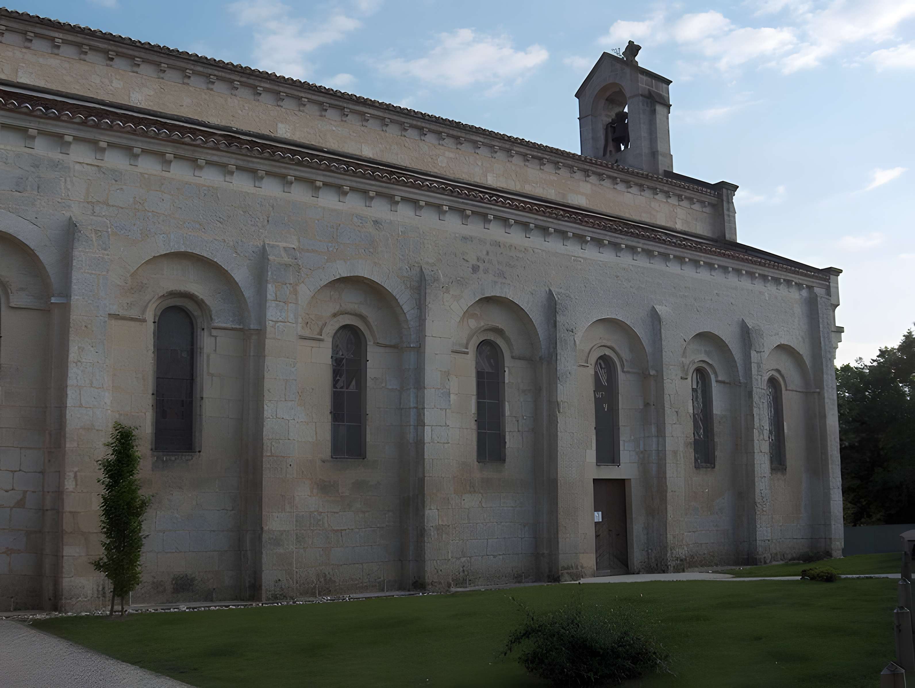 Église Saint-Jean-Baptiste de Ronsenac 