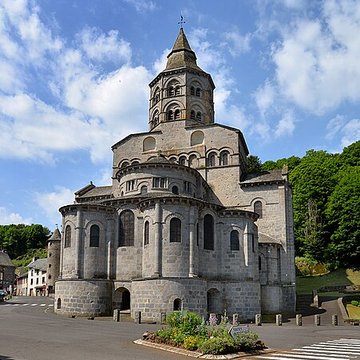 Basilique Notre-Dame dOrcival