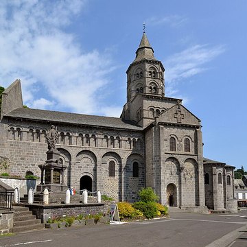 Basilique Notre-Dame dOrcival