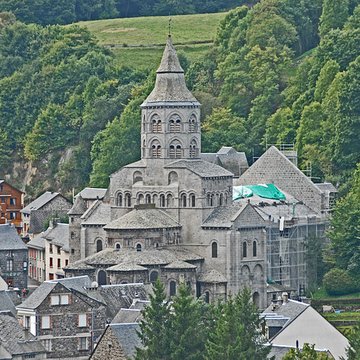 Basilique Notre-Dame dOrcival
