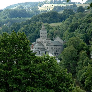 Basilique Notre-Dame dOrcival