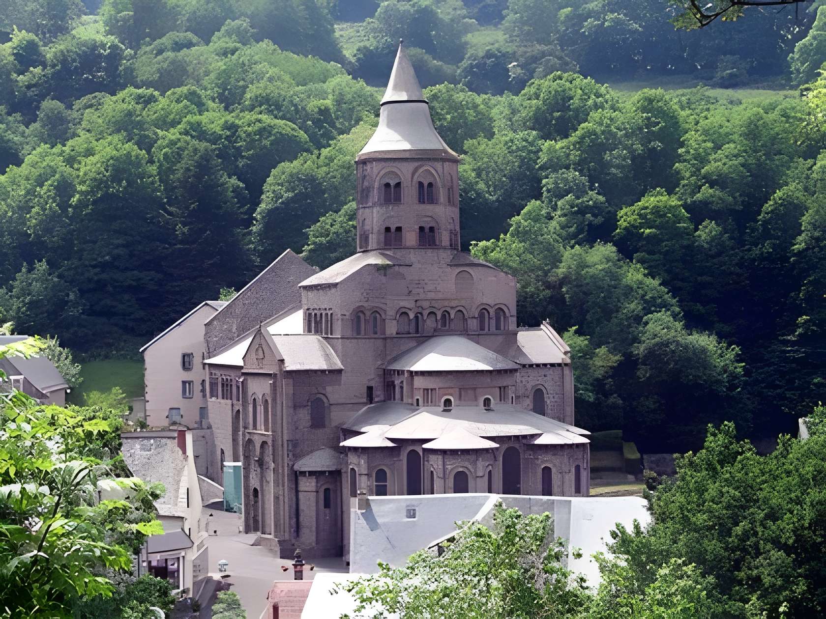 Basilique Notre-Dame d'Orcival 