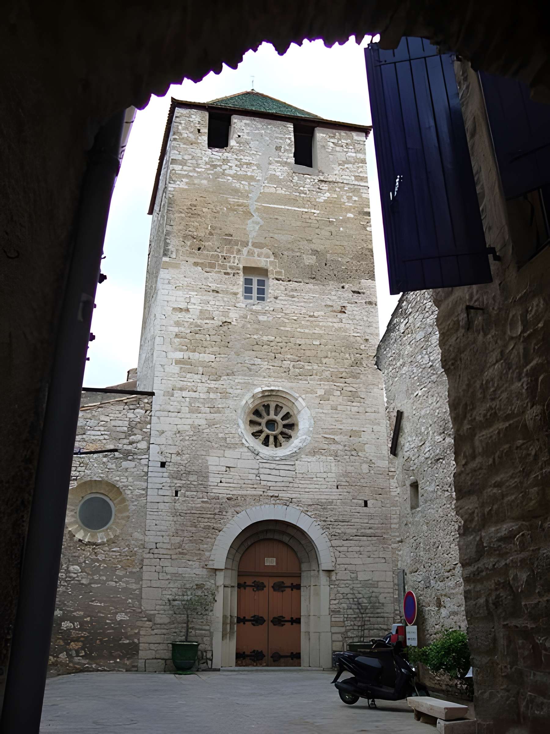 Église Saint-Jean-Baptiste de Saint-Jean-de-Fos
