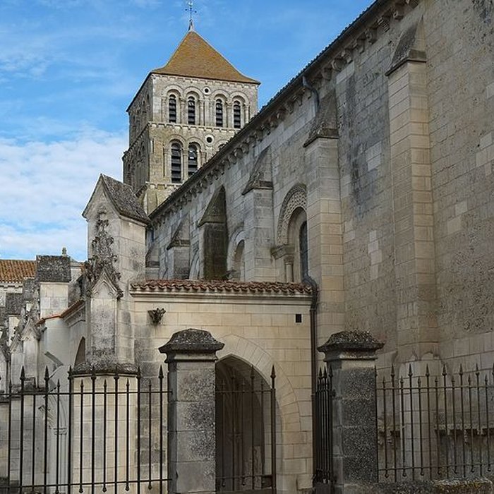 Photo de Abbaye Saint-Jouin de Marnes