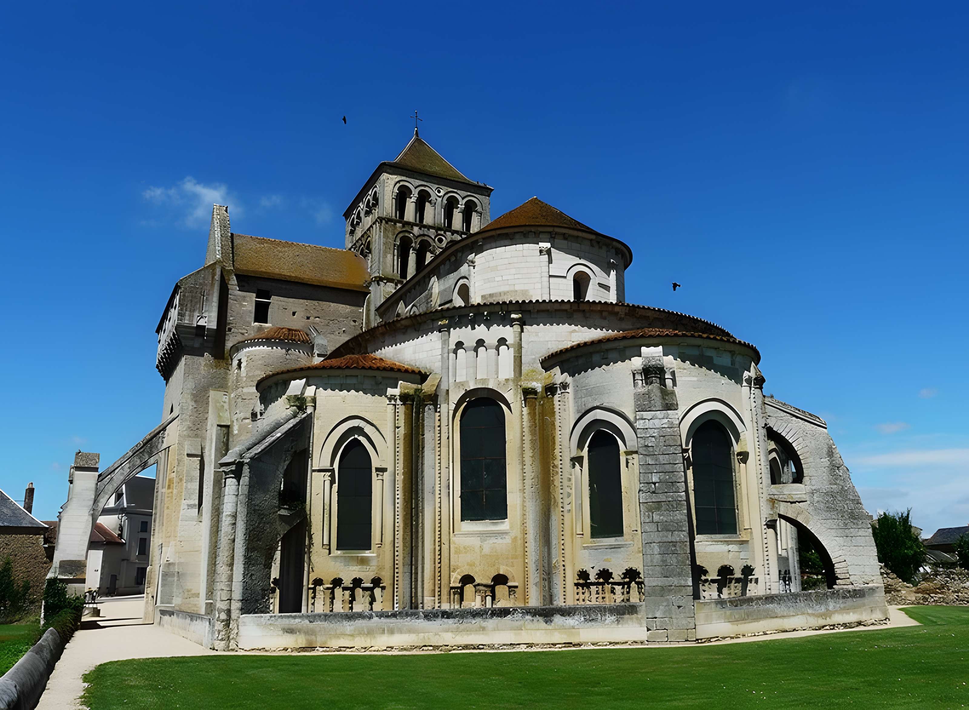 Abbaye Saint-Jouin de Marnes 