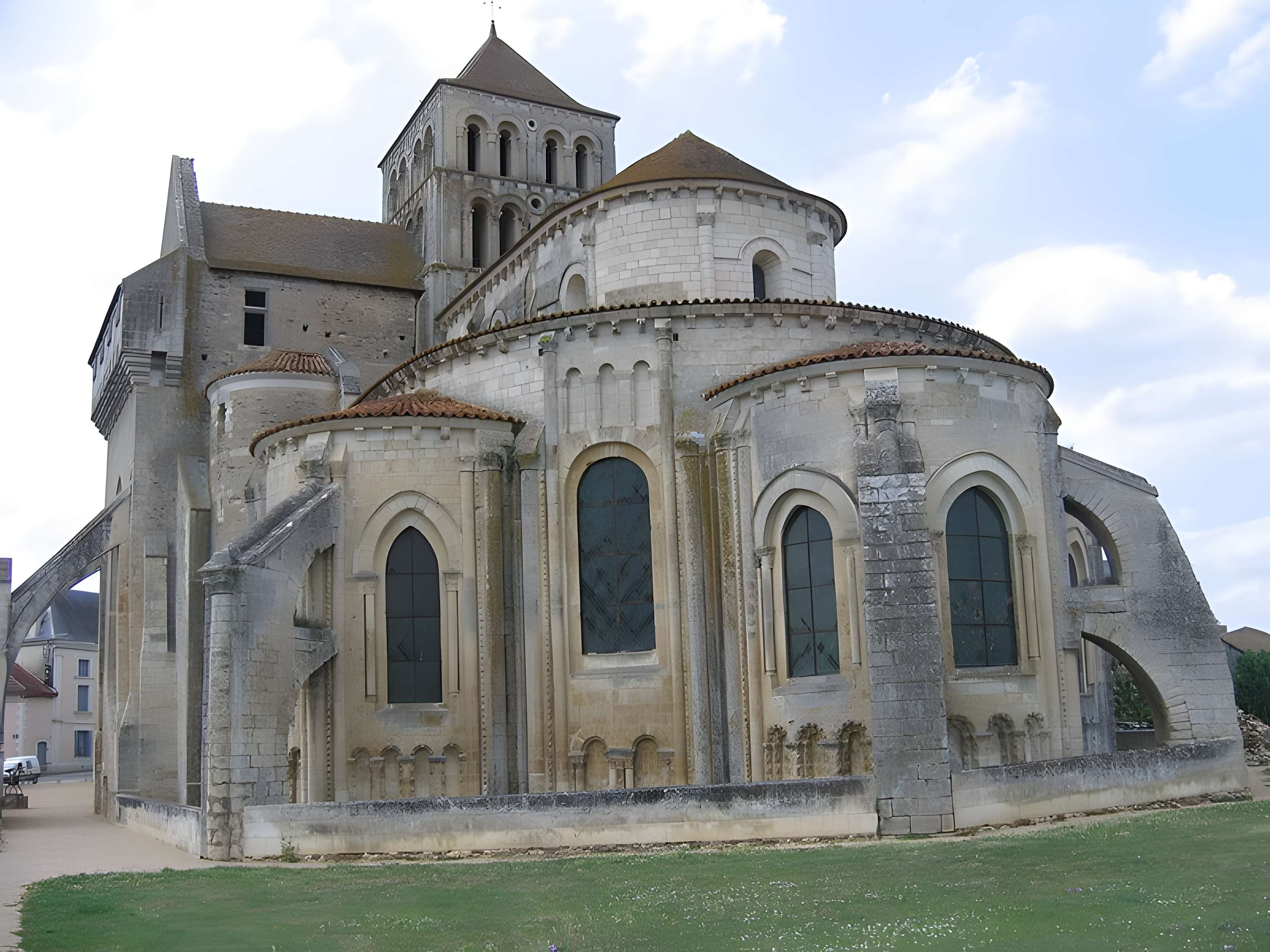 Abbaye Saint-Jouin de Marnes