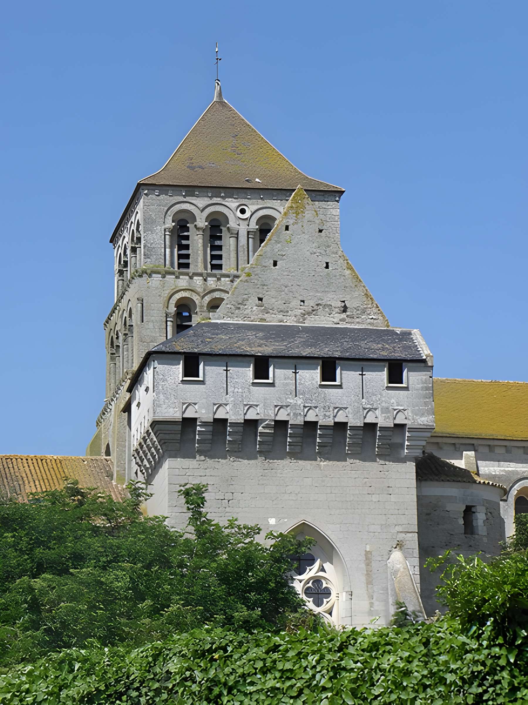 Abbaye Saint-Jouin de Marnes