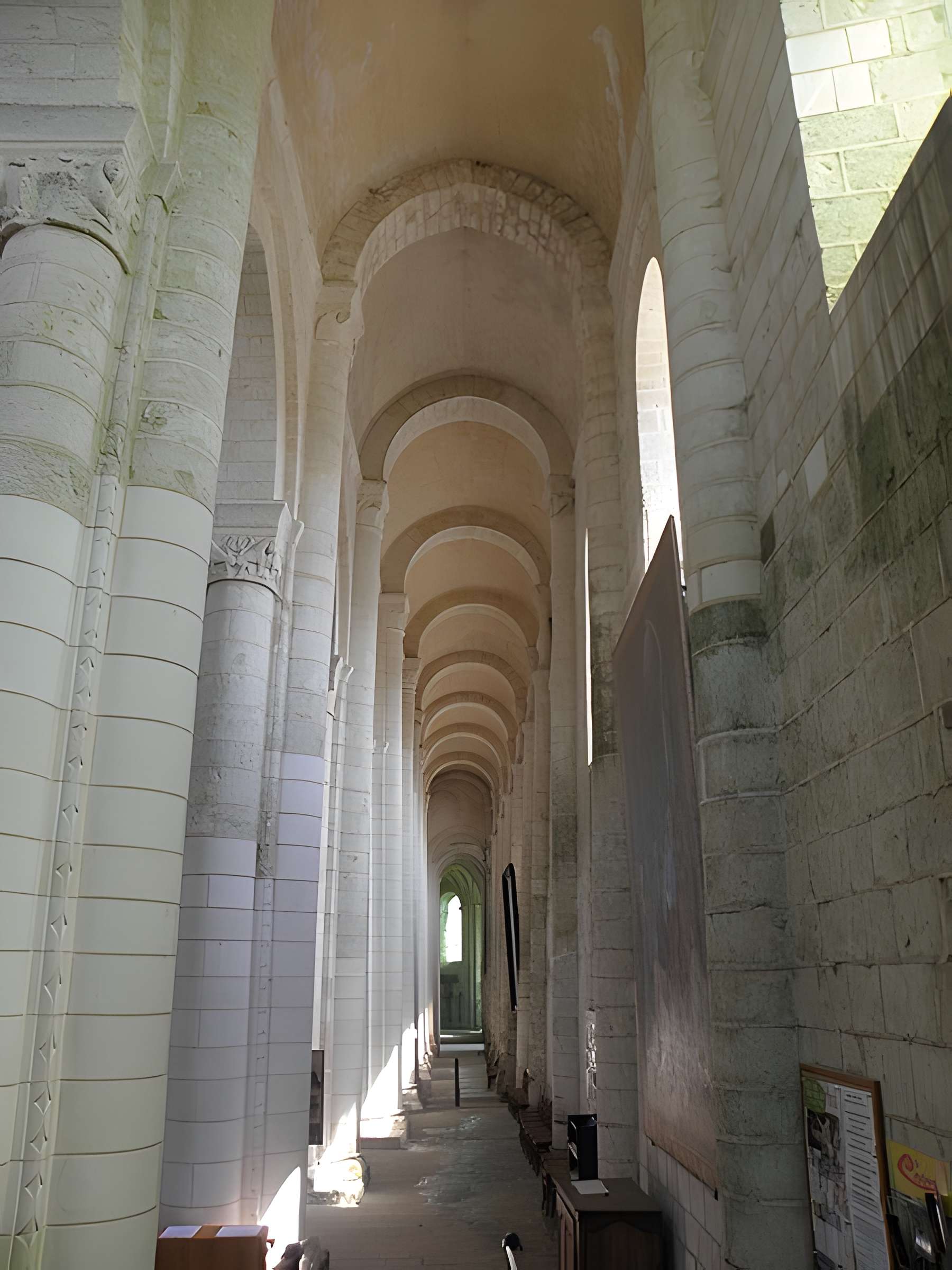Abbaye Saint-Jouin de Marnes