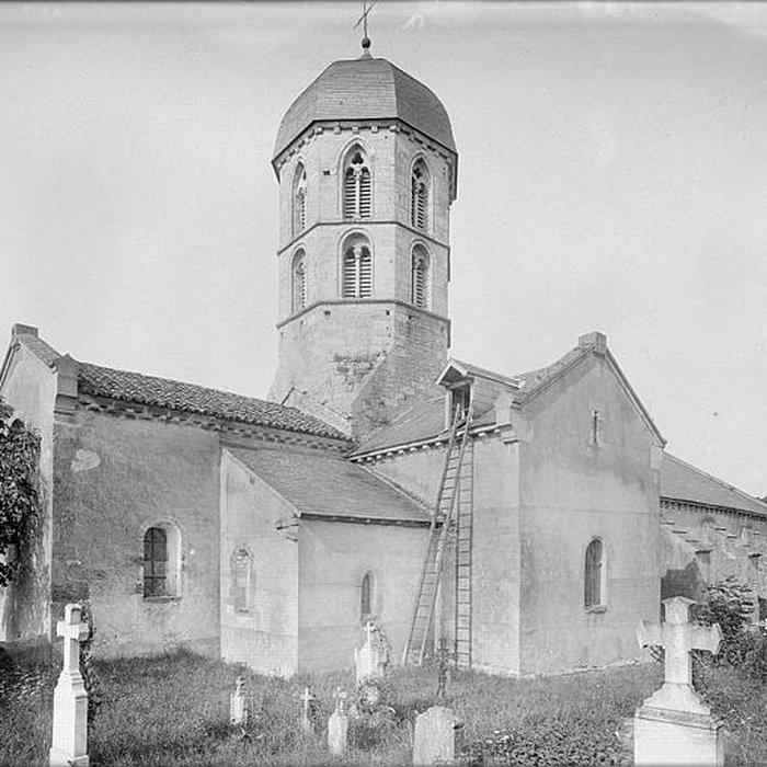 Photo de Église Saint-Jean-Evangeliste de Bard-le-Régulier
