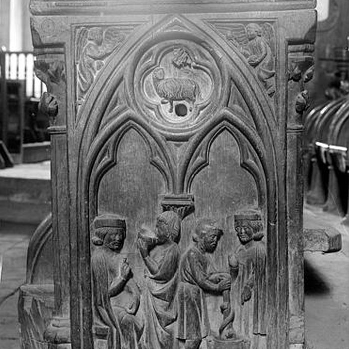 Photo de Église Saint-Jean-Evangeliste de Bard-le-Régulier
