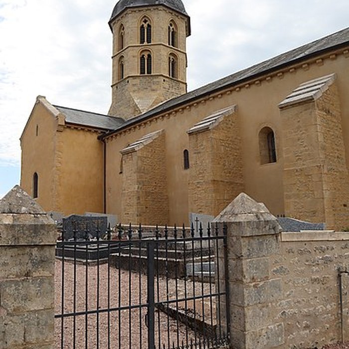 Photo de Église Saint-Jean-Evangeliste de Bard-le-Régulier