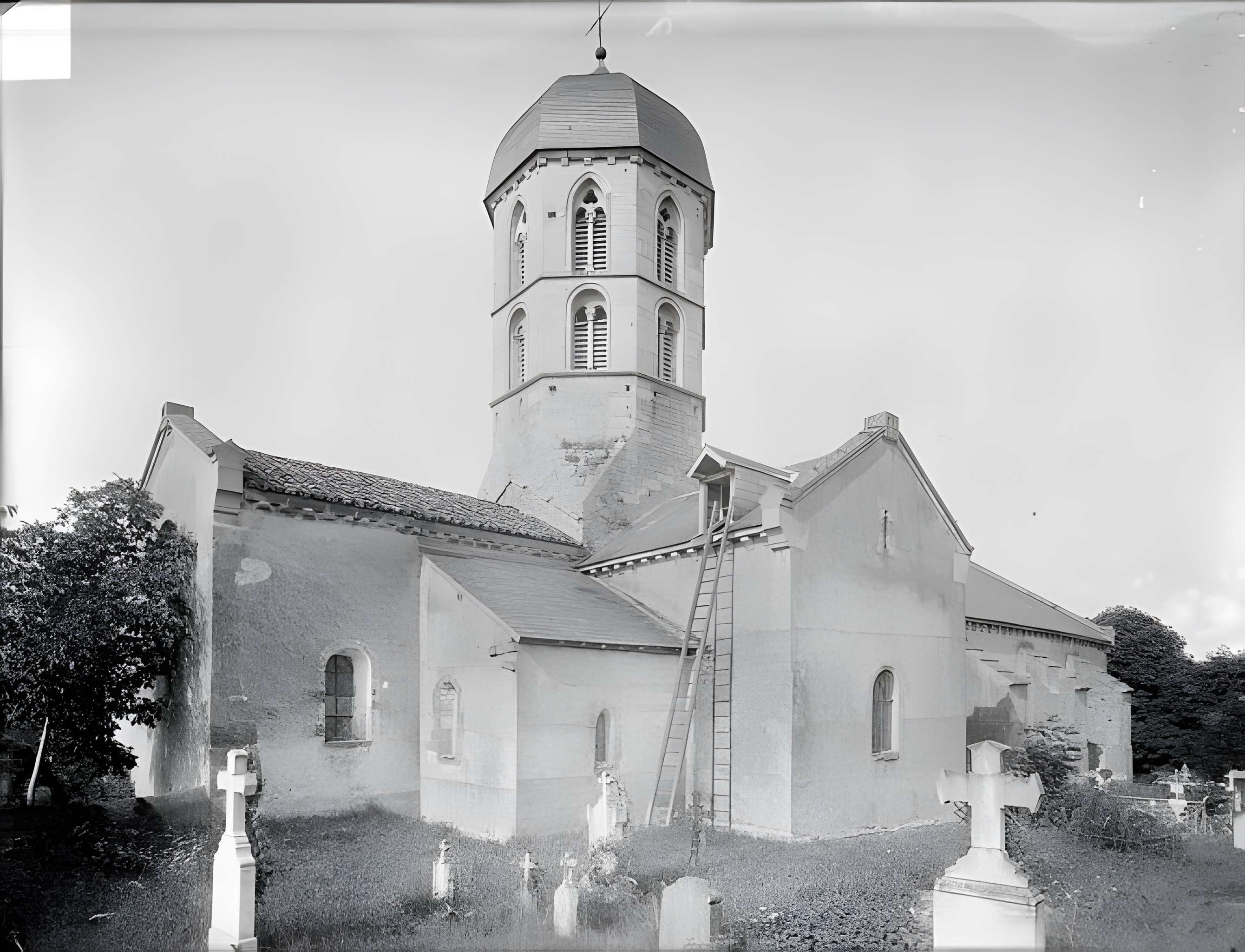 Église Saint-Jean-Evangeliste de Bard-le-Régulier