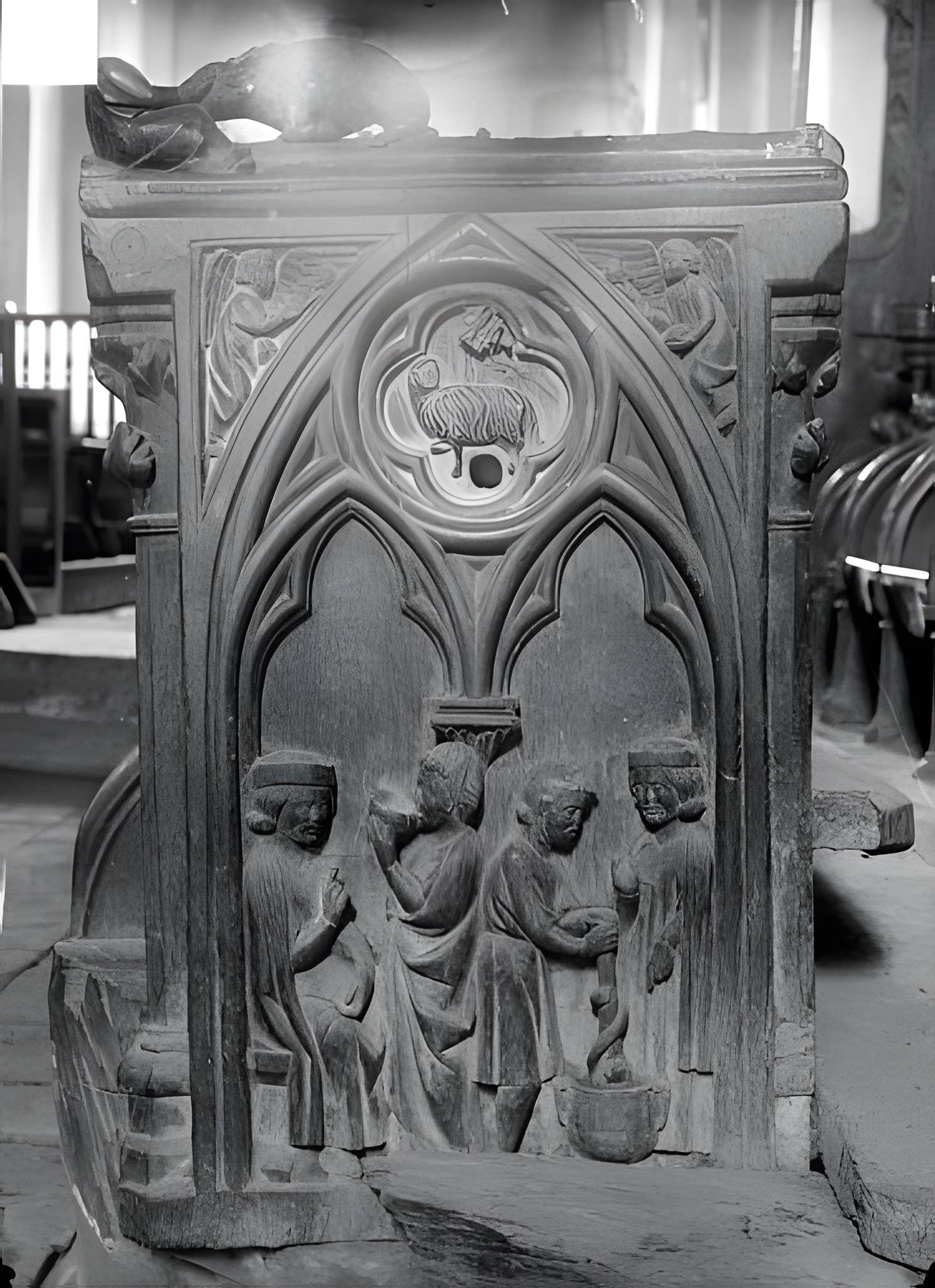 Église Saint-Jean-Evangeliste de Bard-le-Régulier