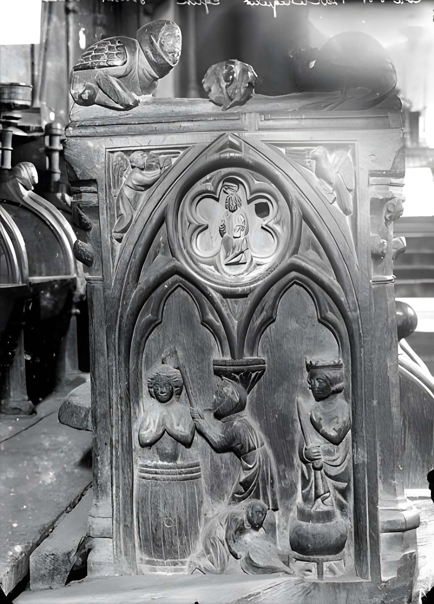 Église Saint-Jean-Evangeliste de Bard-le-Régulier