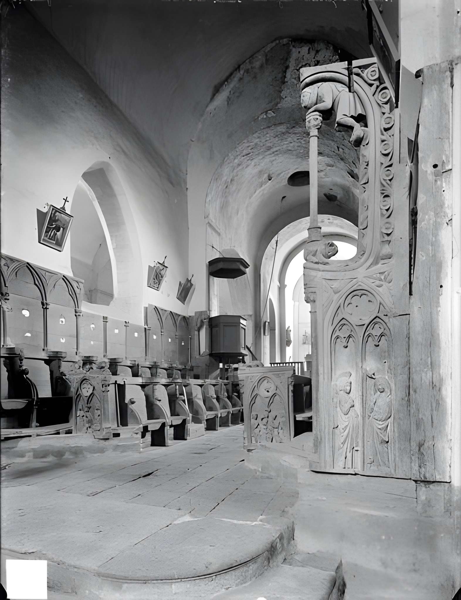 Église Saint-Jean-Evangeliste de Bard-le-Régulier