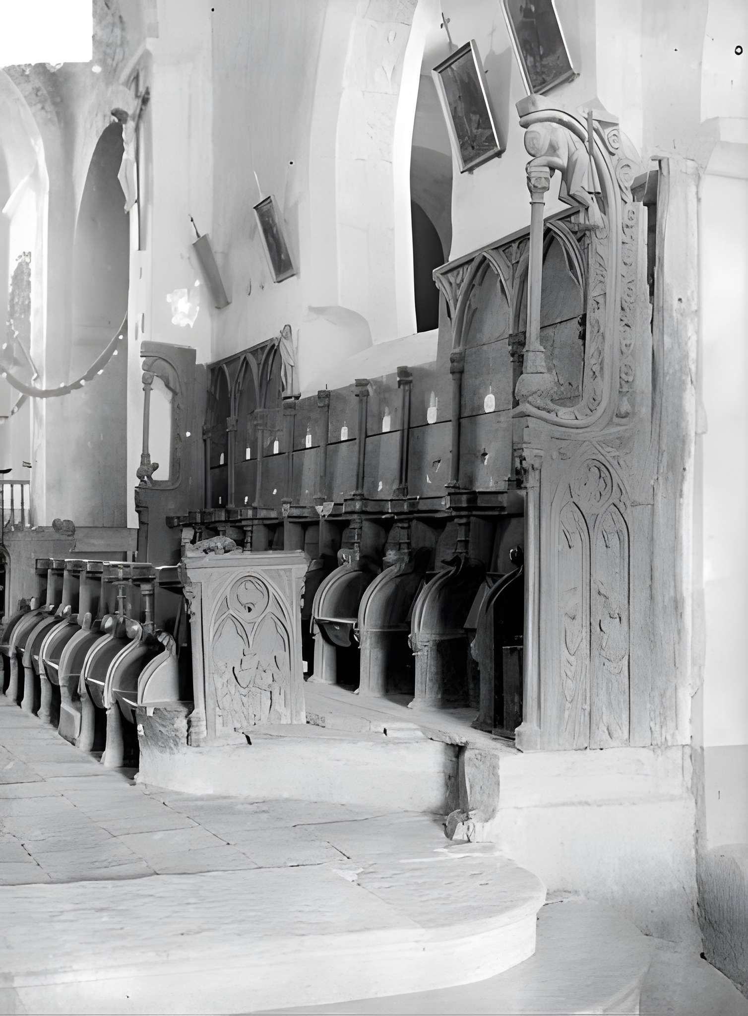 Église Saint-Jean-Evangeliste de Bard-le-Régulier