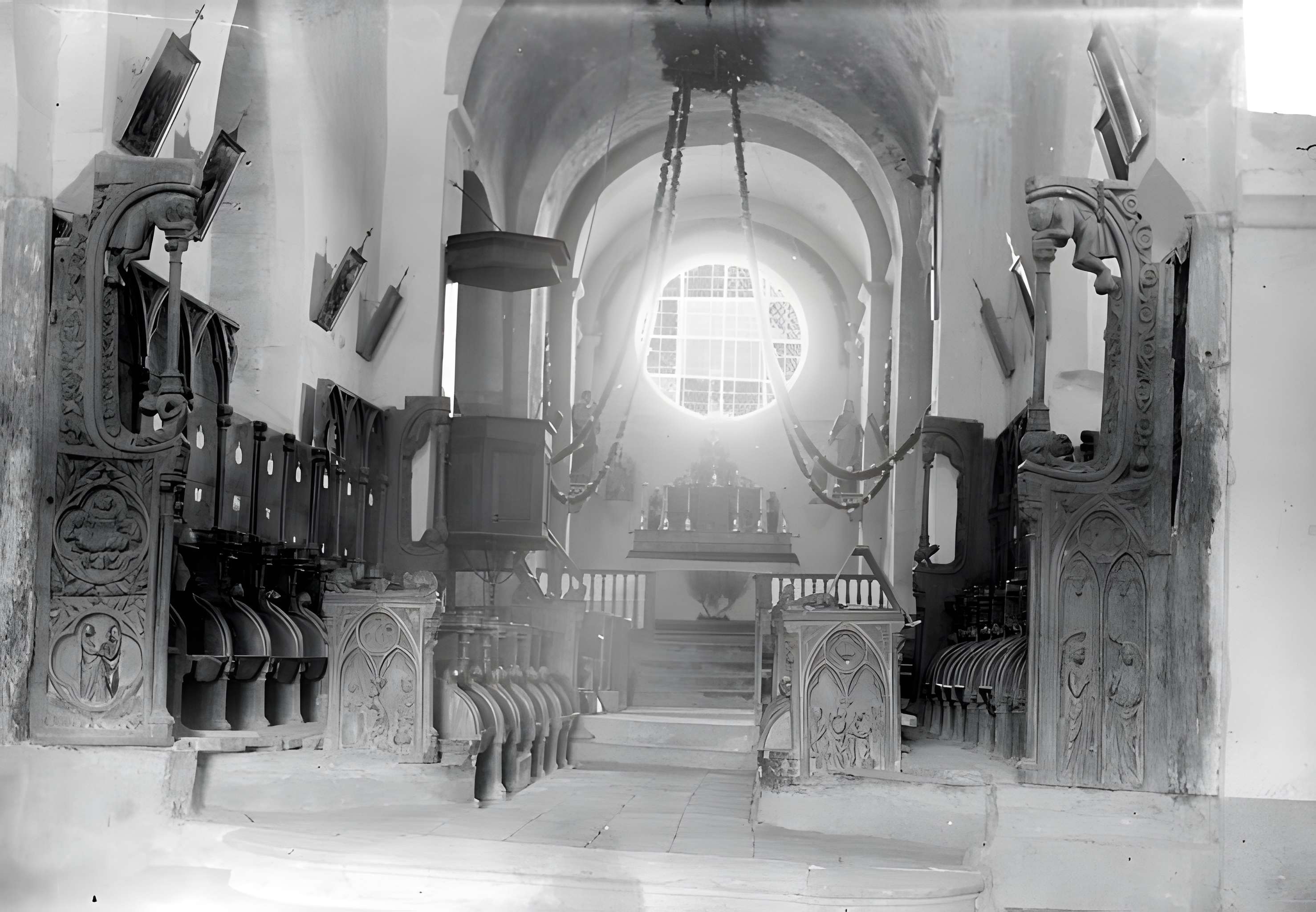 Église Saint-Jean-Evangeliste de Bard-le-Régulier