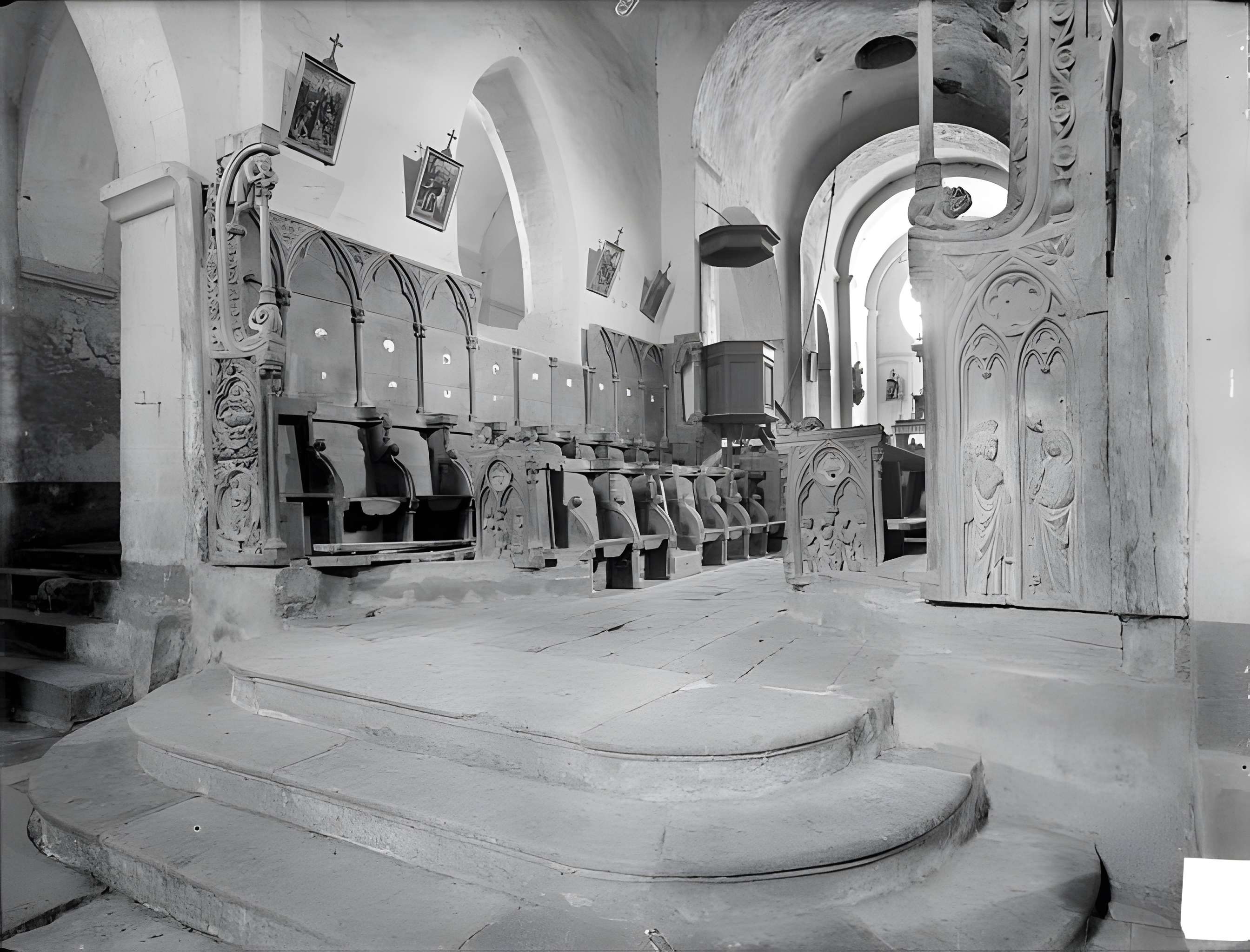 Église Saint-Jean-Evangeliste de Bard-le-Régulier