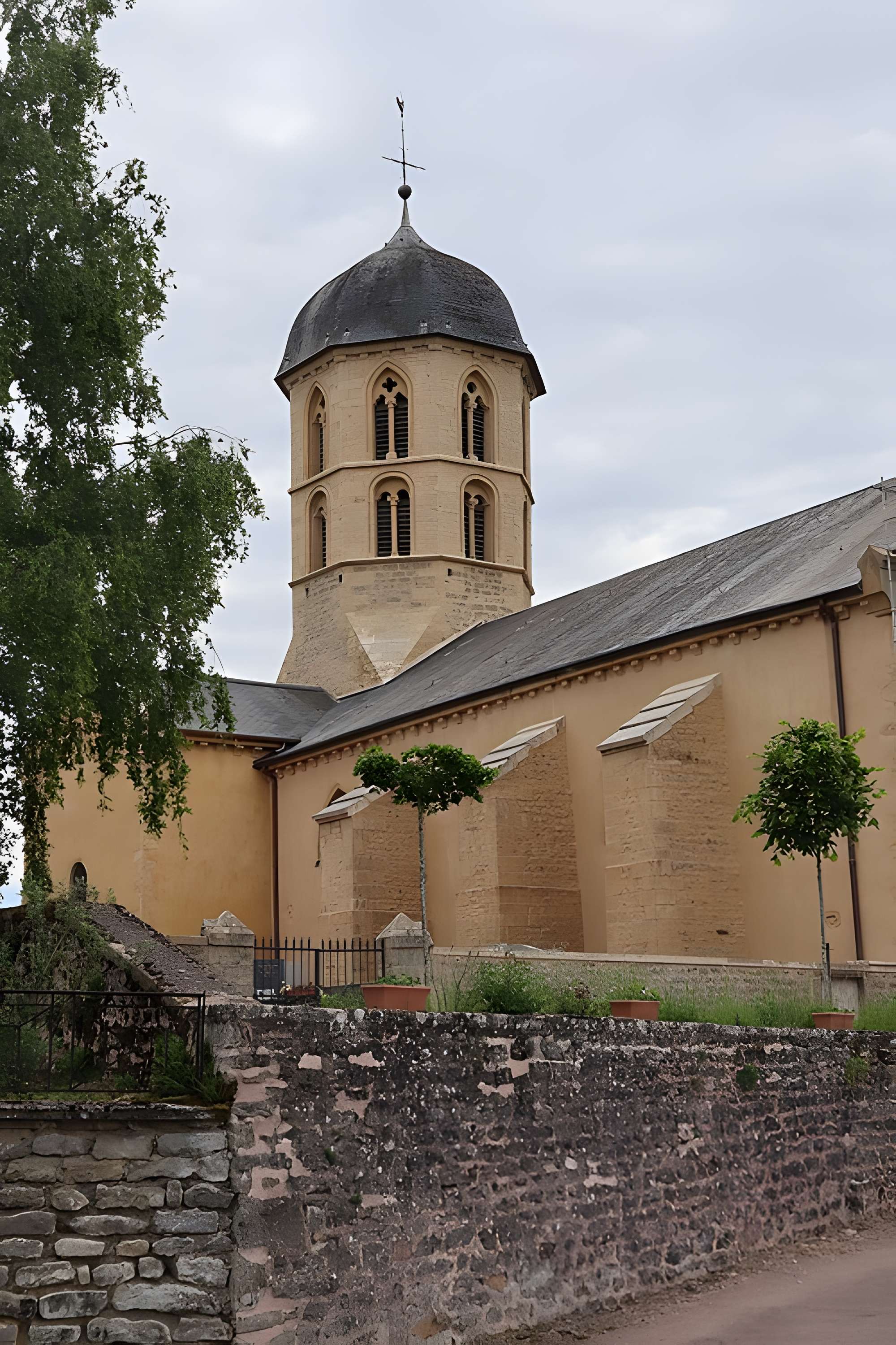 Église Saint-Jean-Evangeliste de Bard-le-Régulier