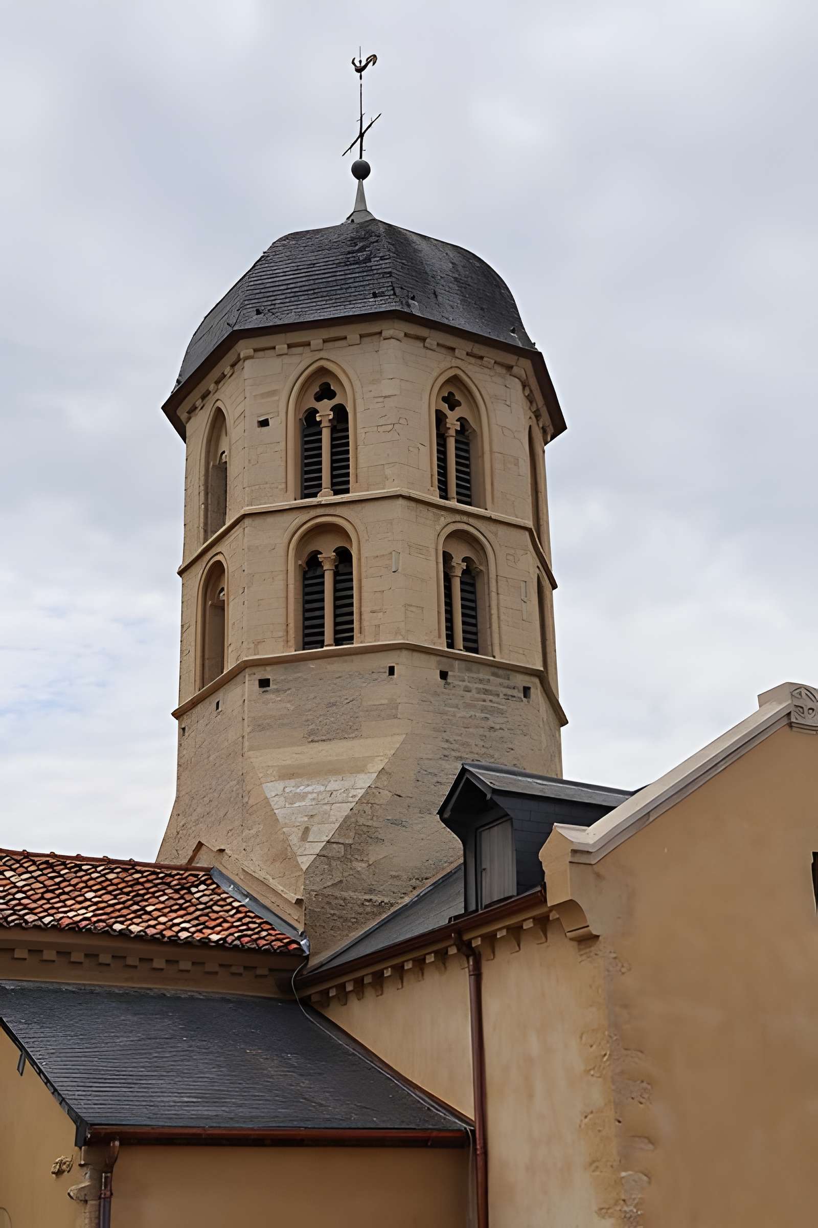 Église Saint-Jean-Evangeliste de Bard-le-Régulier