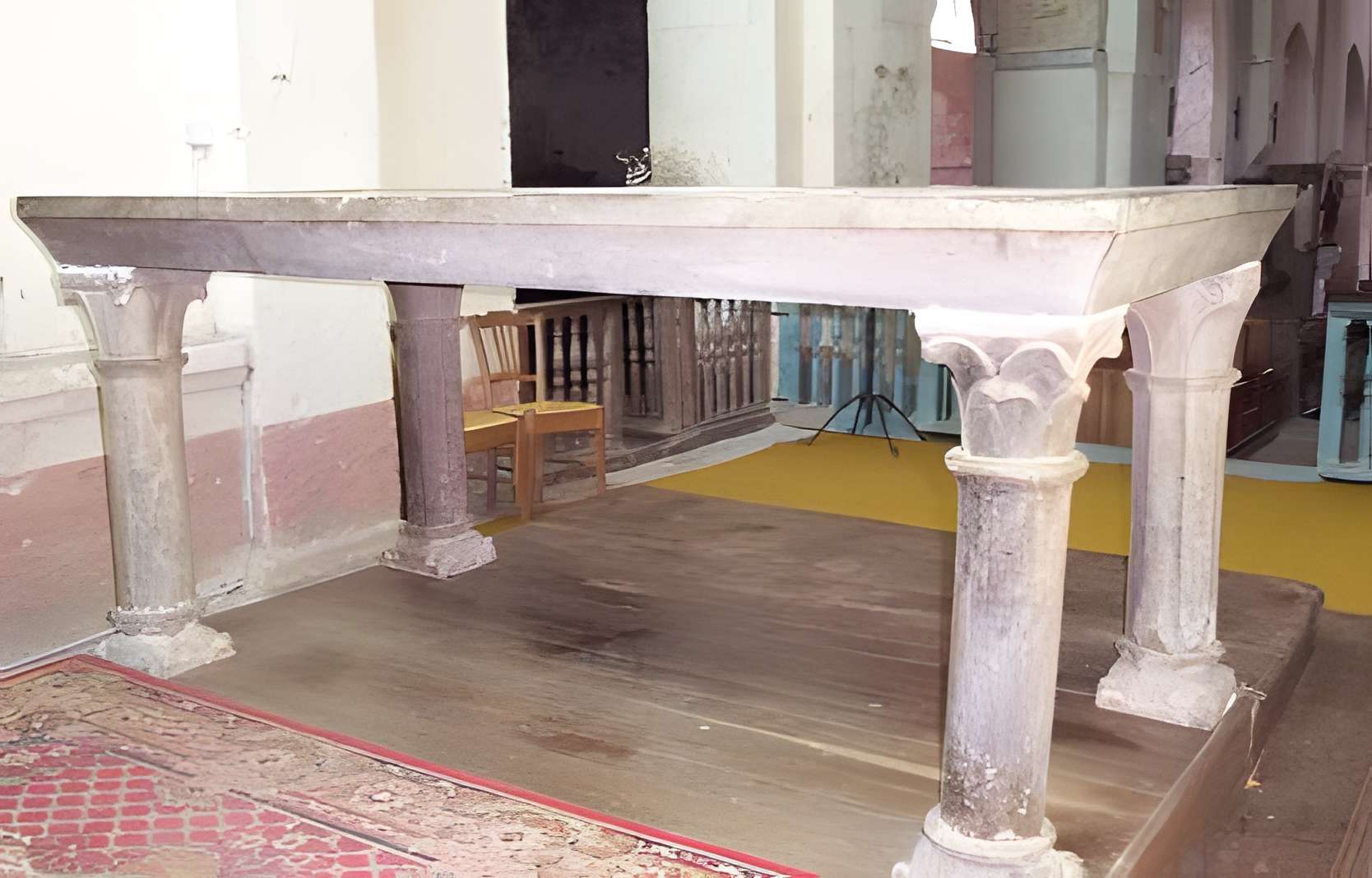 Église Saint-Jean-Evangeliste de Bard-le-Régulier