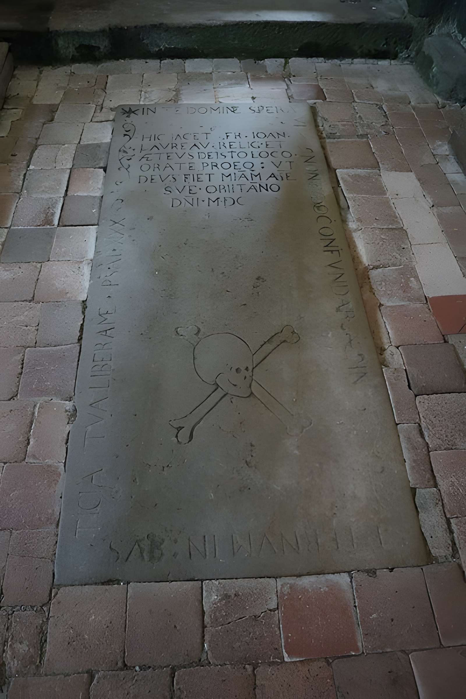 Église Saint-Jean-Evangeliste de Bard-le-Régulier
