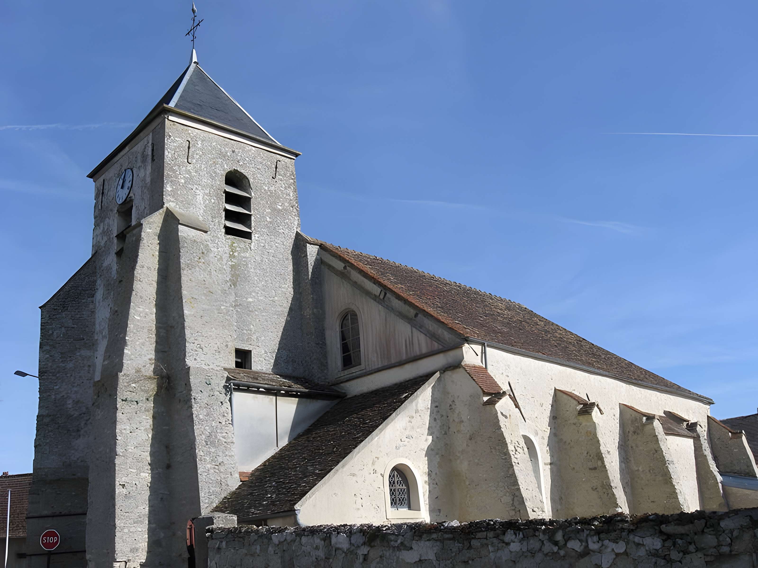 Église Saint-Jean-Porte-Latine de Douy-la-Ramée 