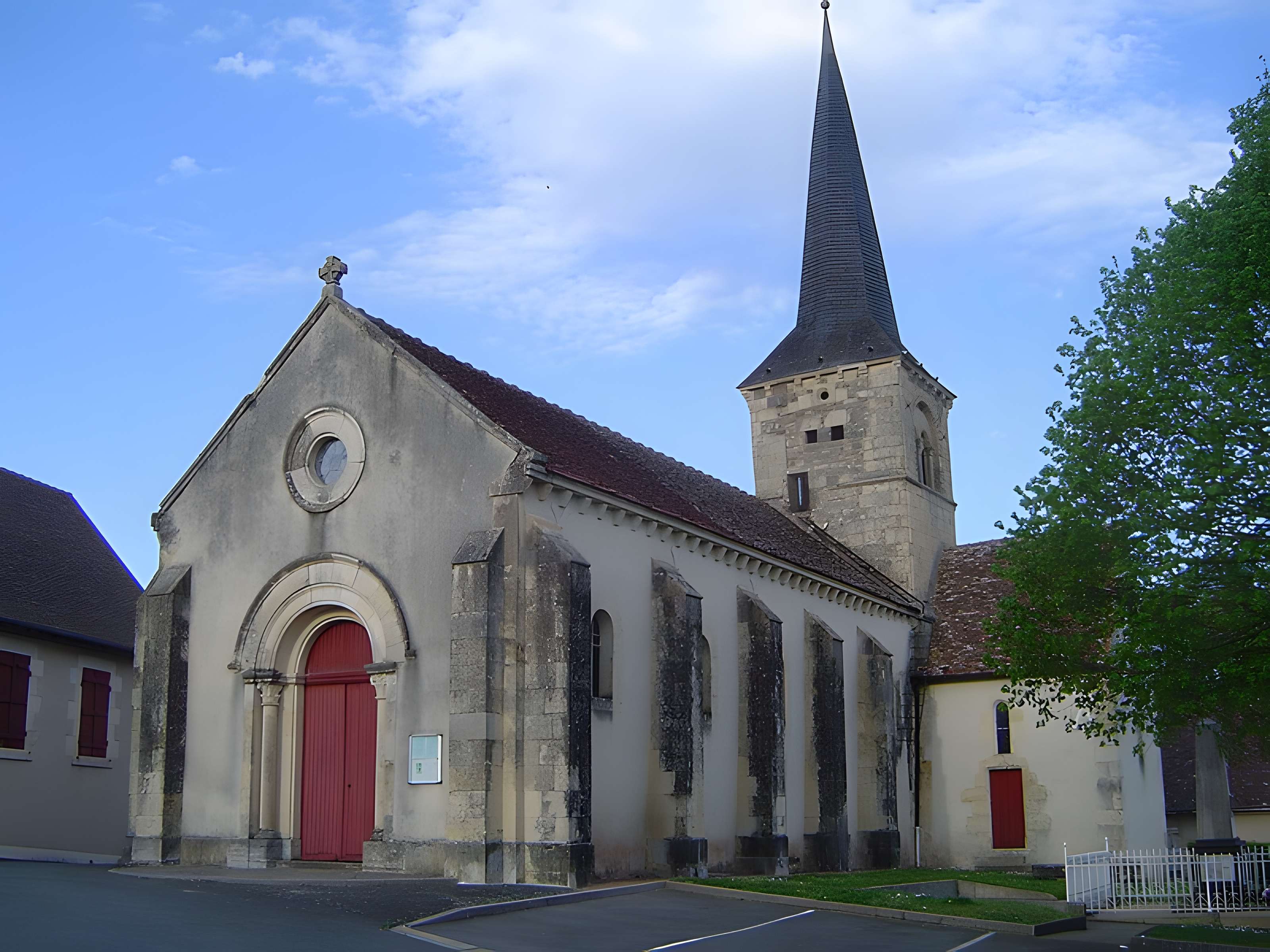 Église Saint-Julien de Fleury-sur-Loire