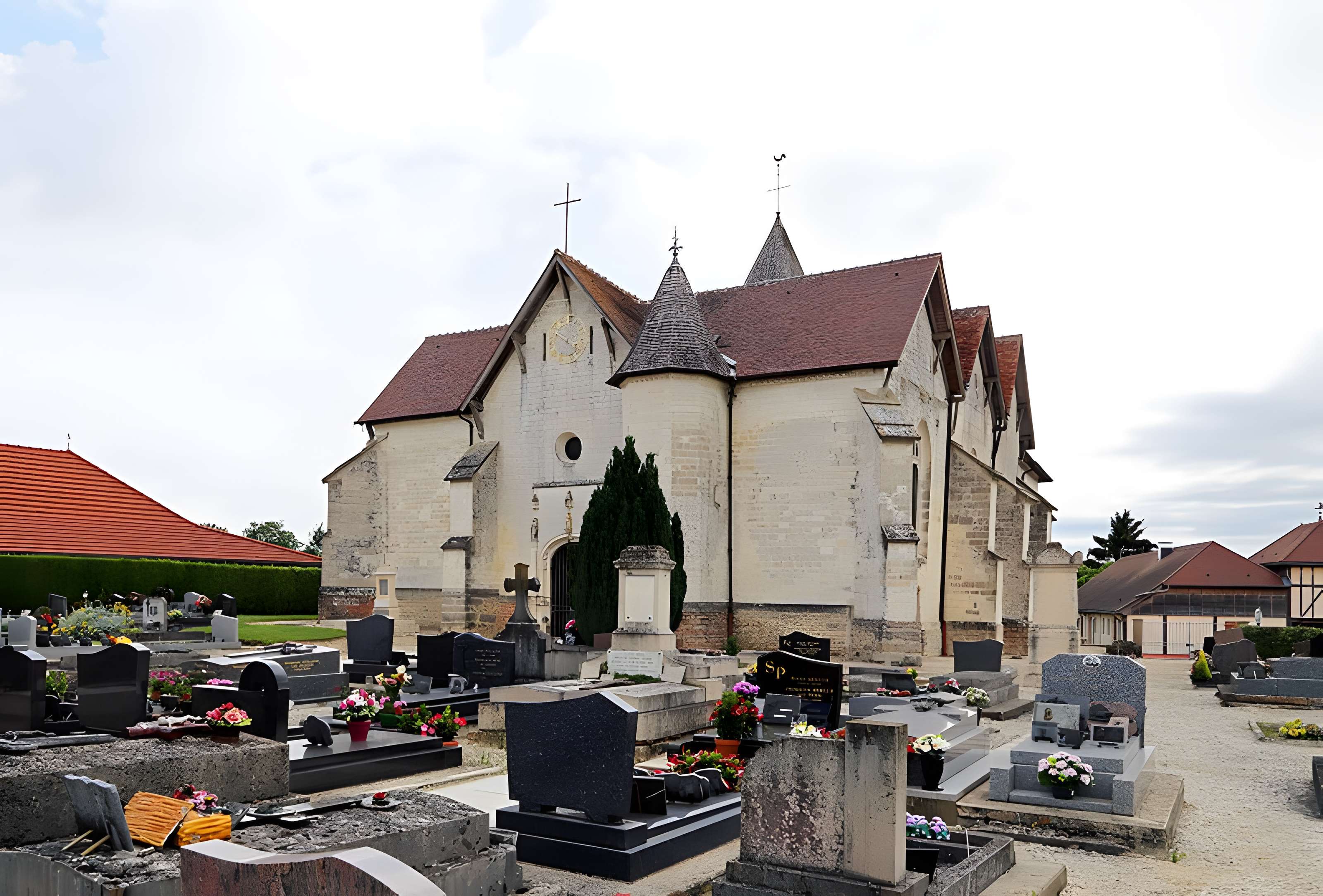 Église Saint-Julien de Luyères