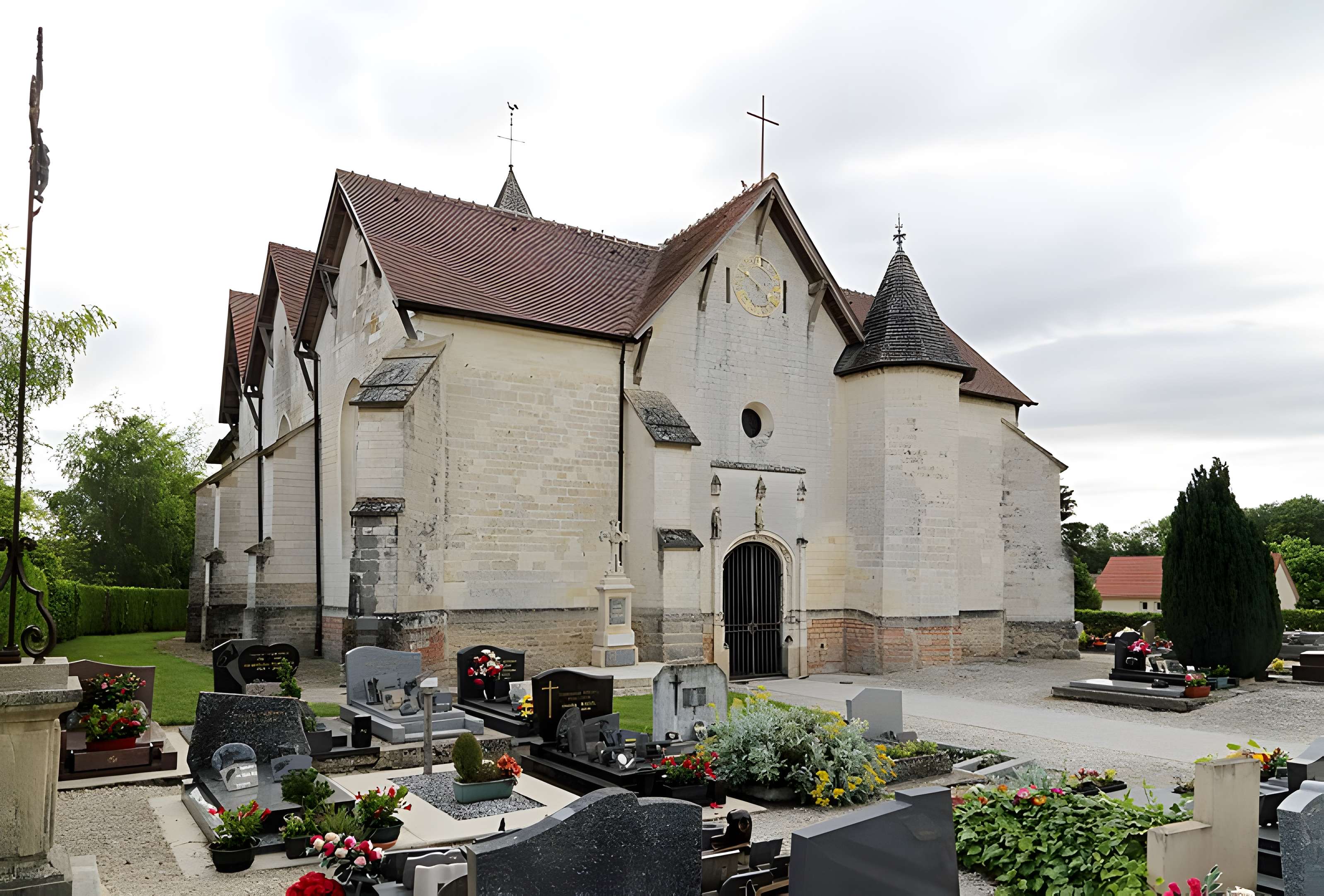 Église Saint-Julien de Luyères