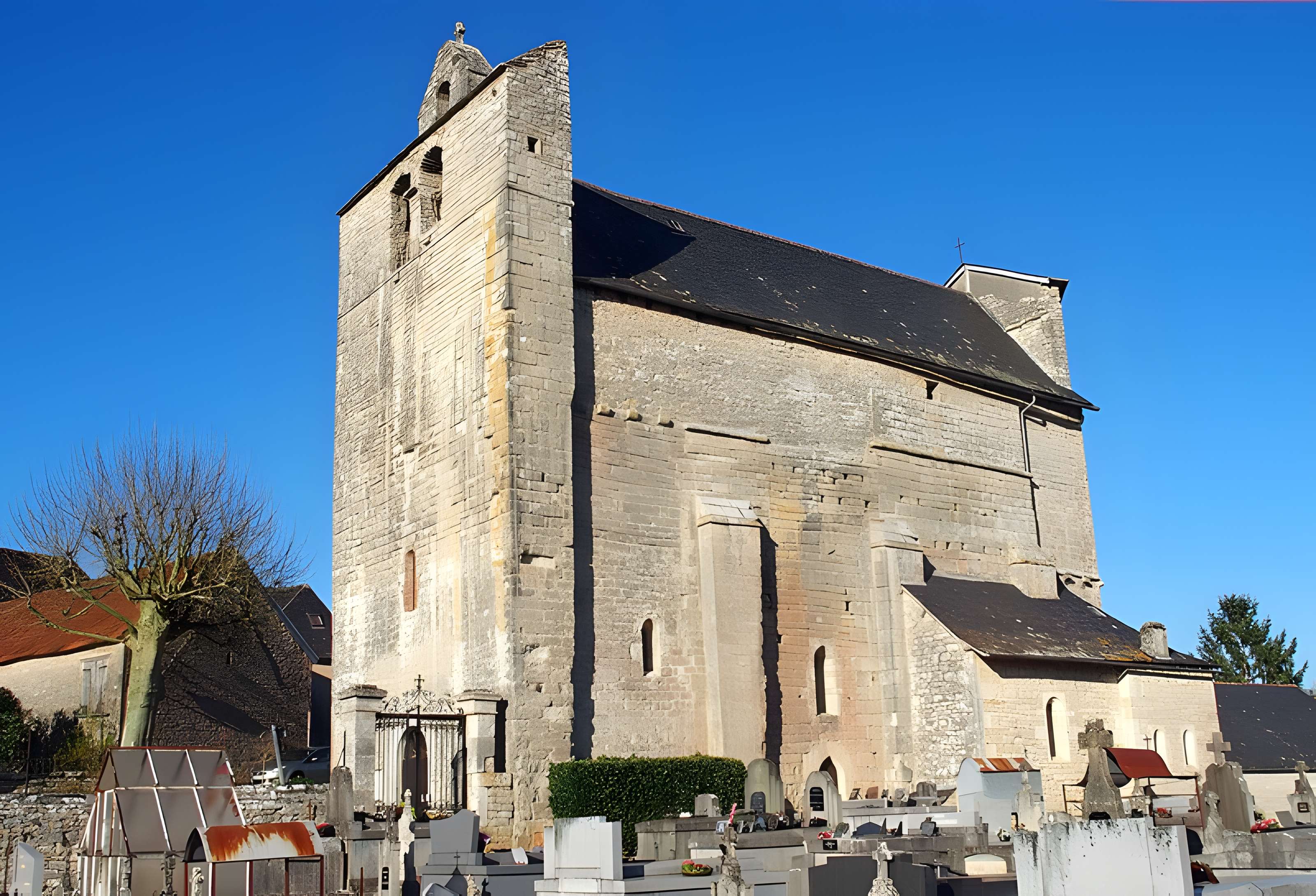 Église Saint-Julien de Nespouls
