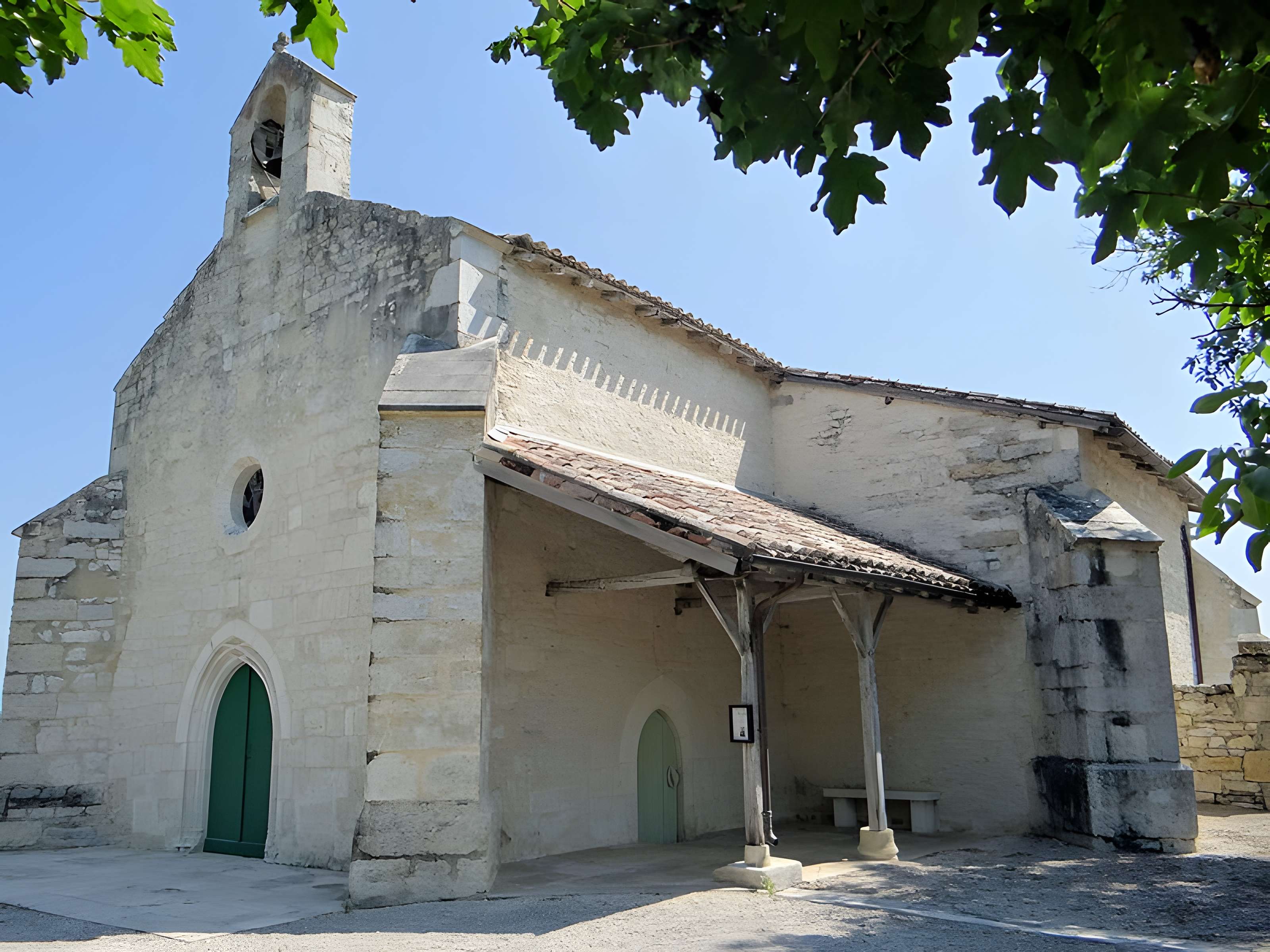 Église Saint-Julien de Pilou 