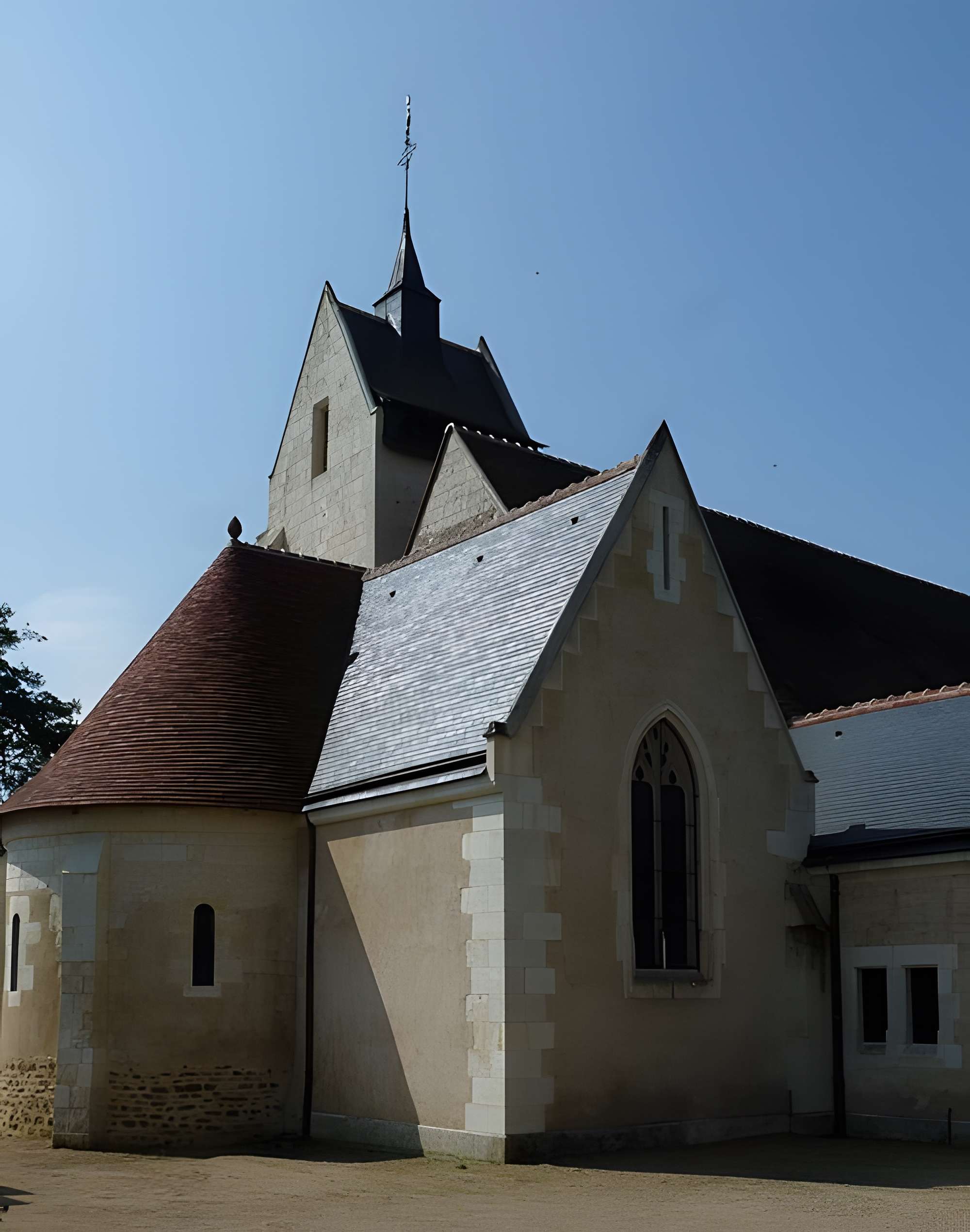 Église Saint-Julien de Poncé-sur-le-Loir