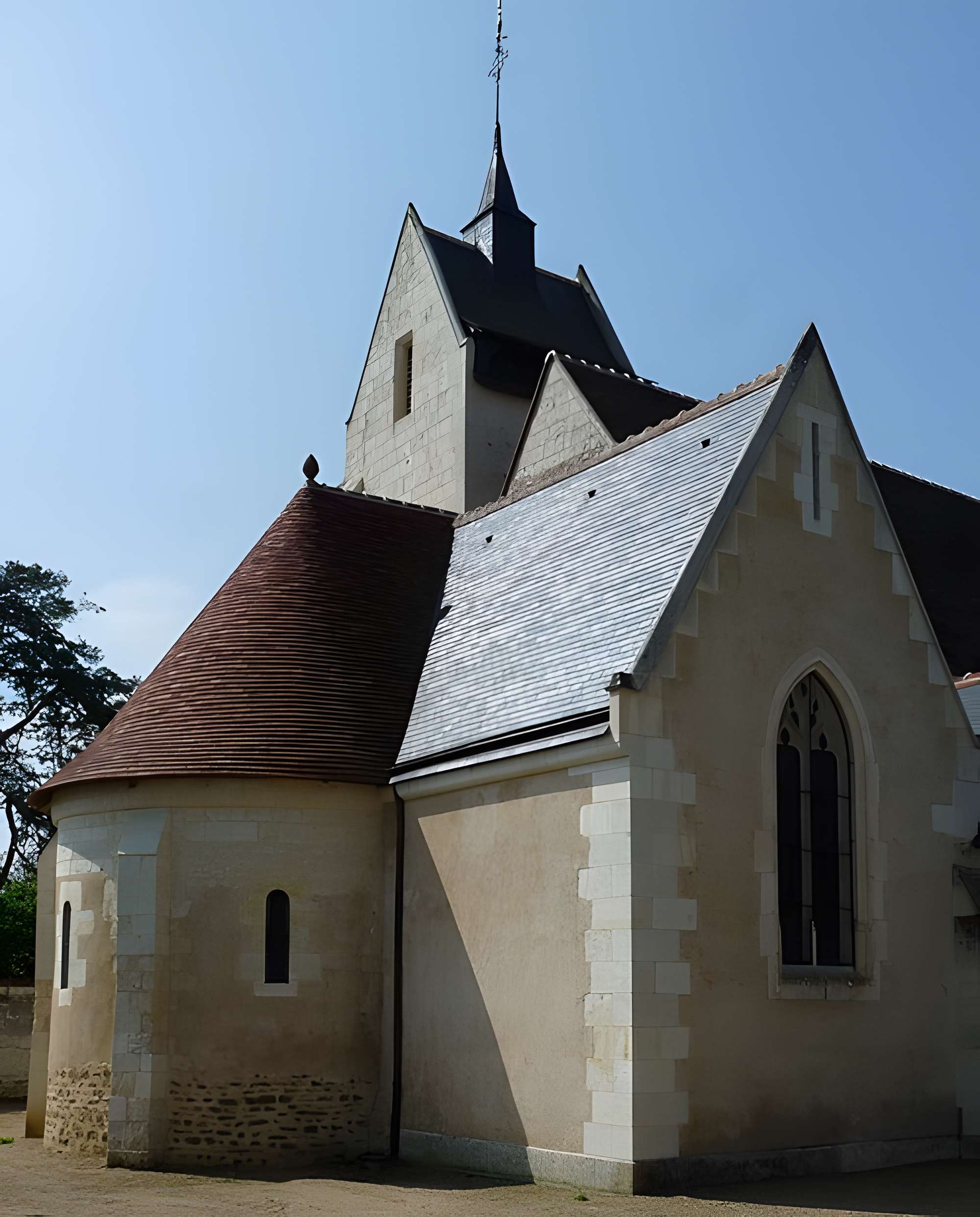 Église Saint-Julien de Poncé-sur-le-Loir