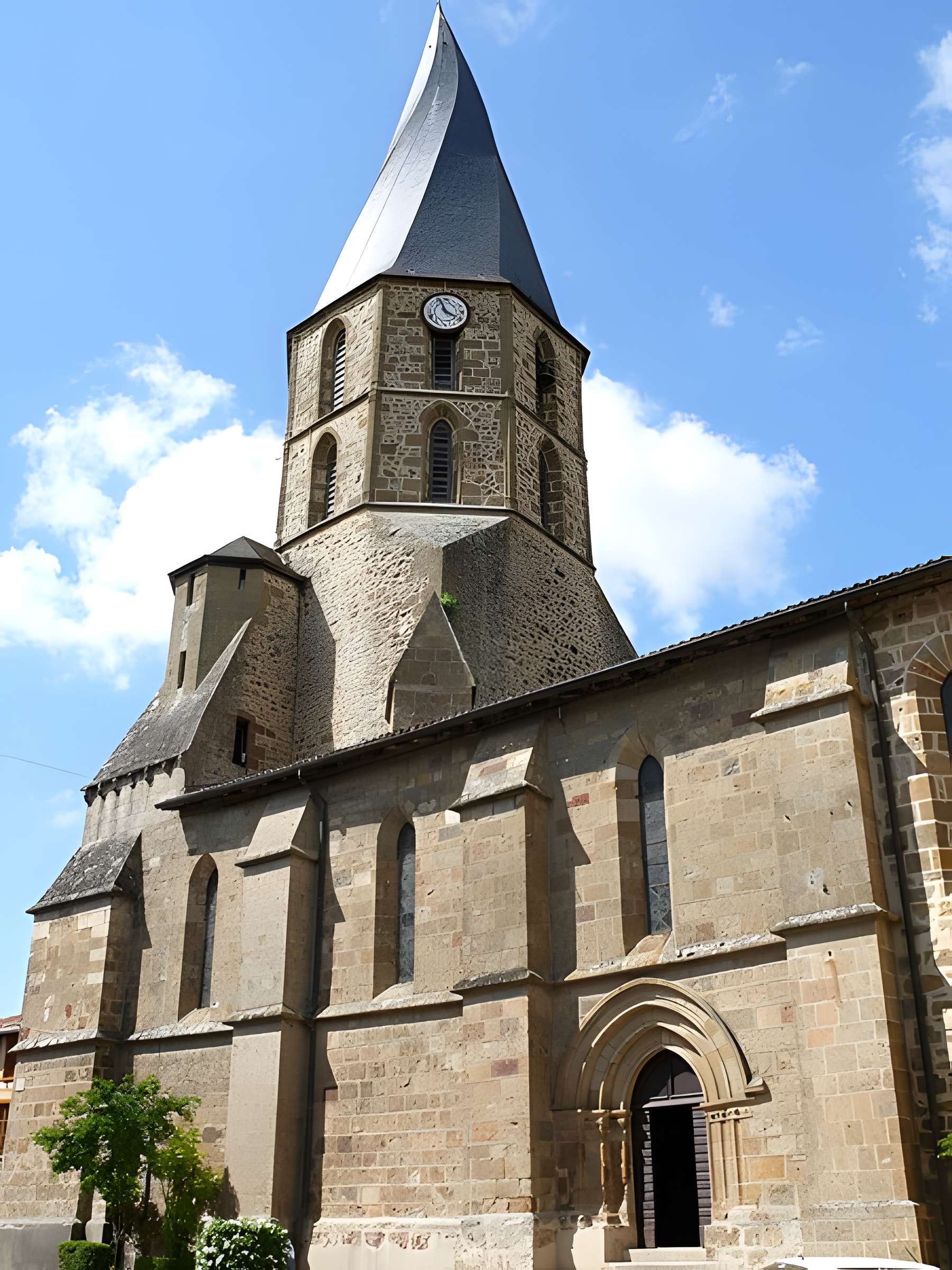 Église Saint-Julien de Rochechouart