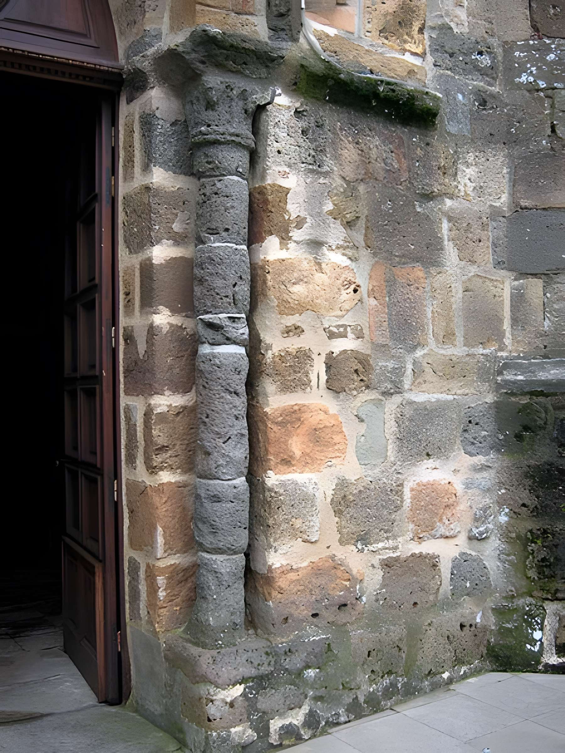 Église Saint-Julien de Rochechouart