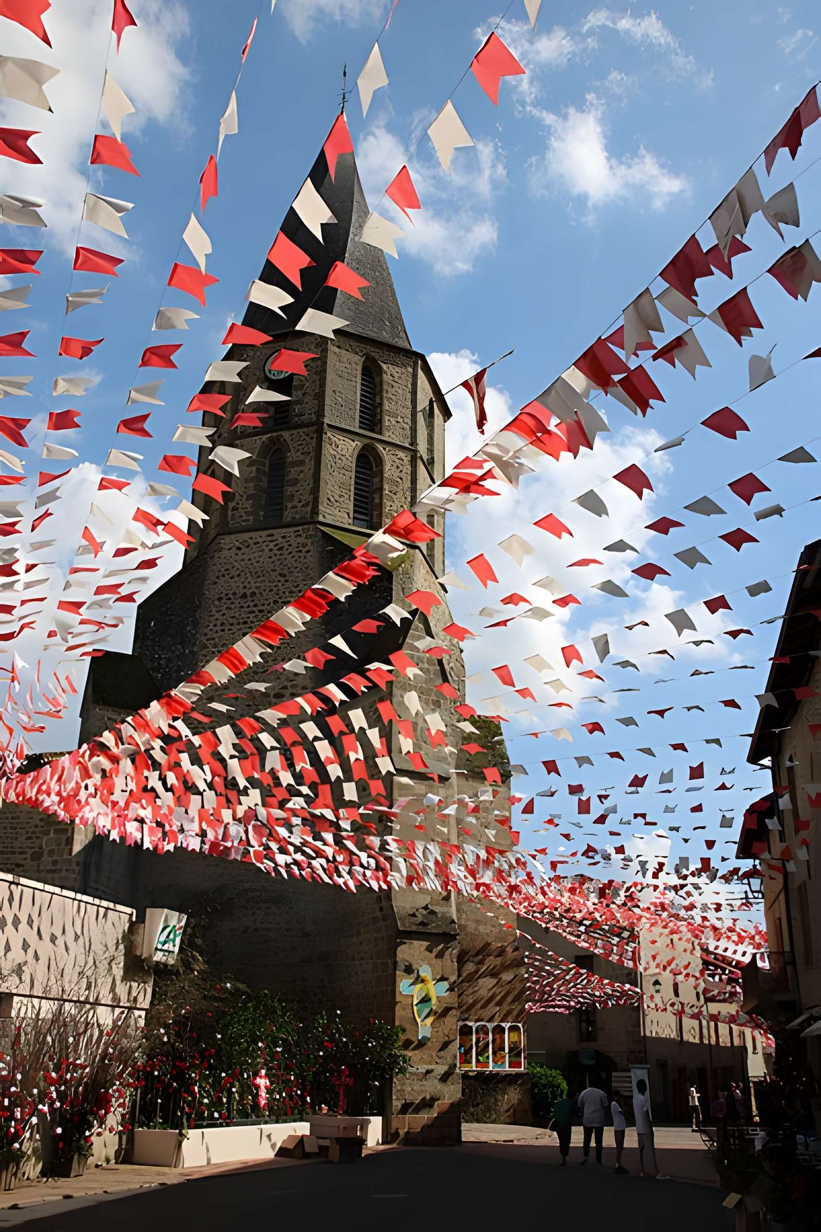 Église Saint-Julien de Rochechouart
