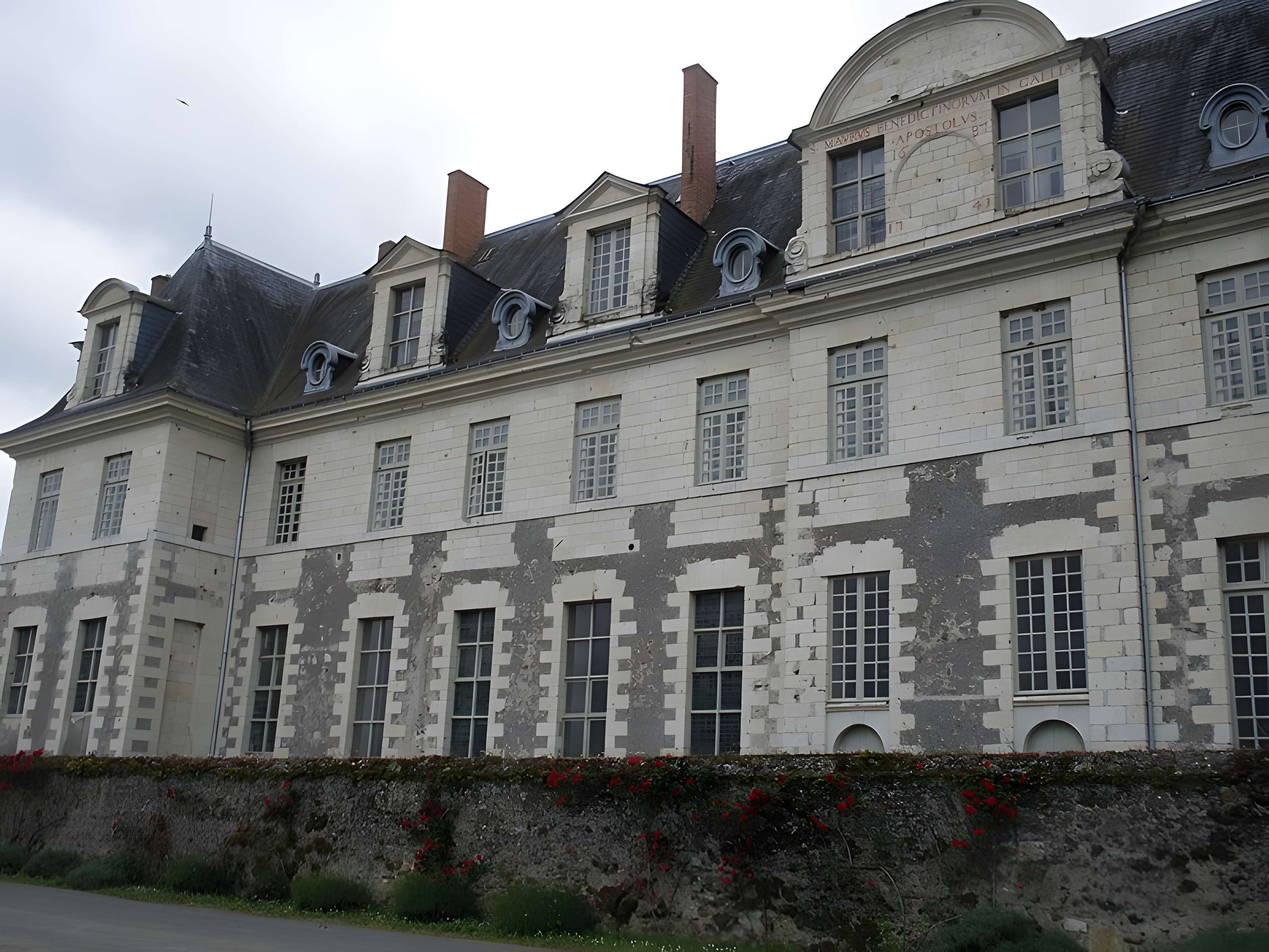 Ancienne abbaye bénédictine Saint-Maur de Glanfeuil