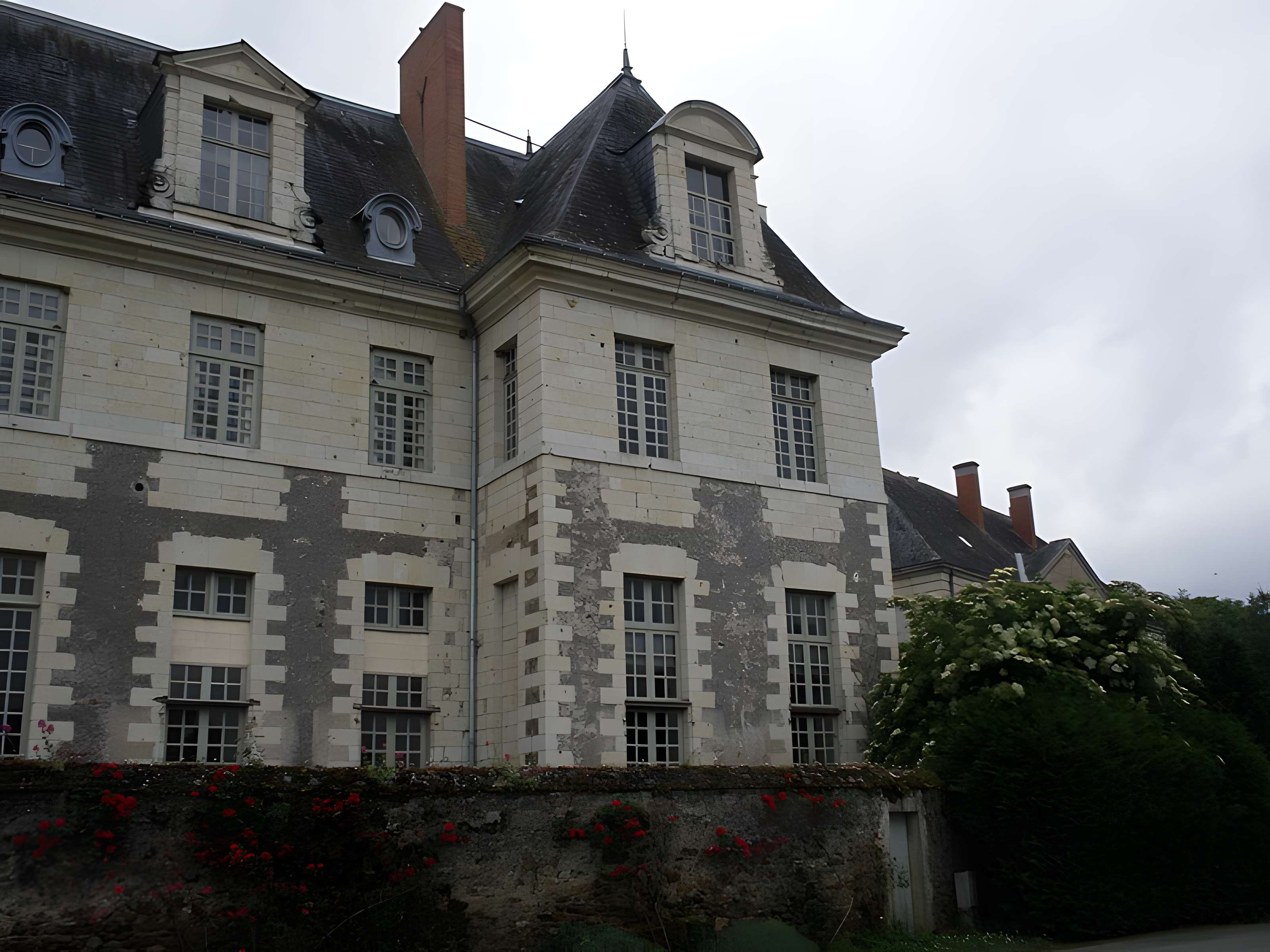 Ancienne abbaye bénédictine Saint-Maur de Glanfeuil