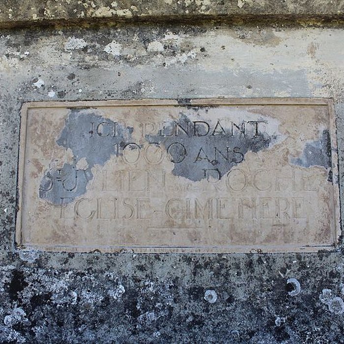Photo de Ruines de léglise Saint-Julien-sur-Roche à Ramasse
