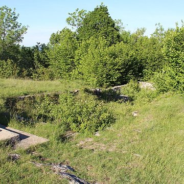 Ruines de léglise Saint-Julien-sur-Roche à Ramasse