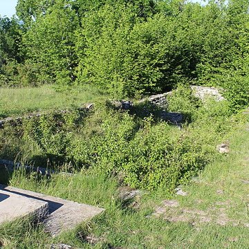 Ruines de léglise Saint-Julien-sur-Roche à Ramasse