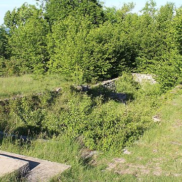 Ruines de léglise Saint-Julien-sur-Roche à Ramasse