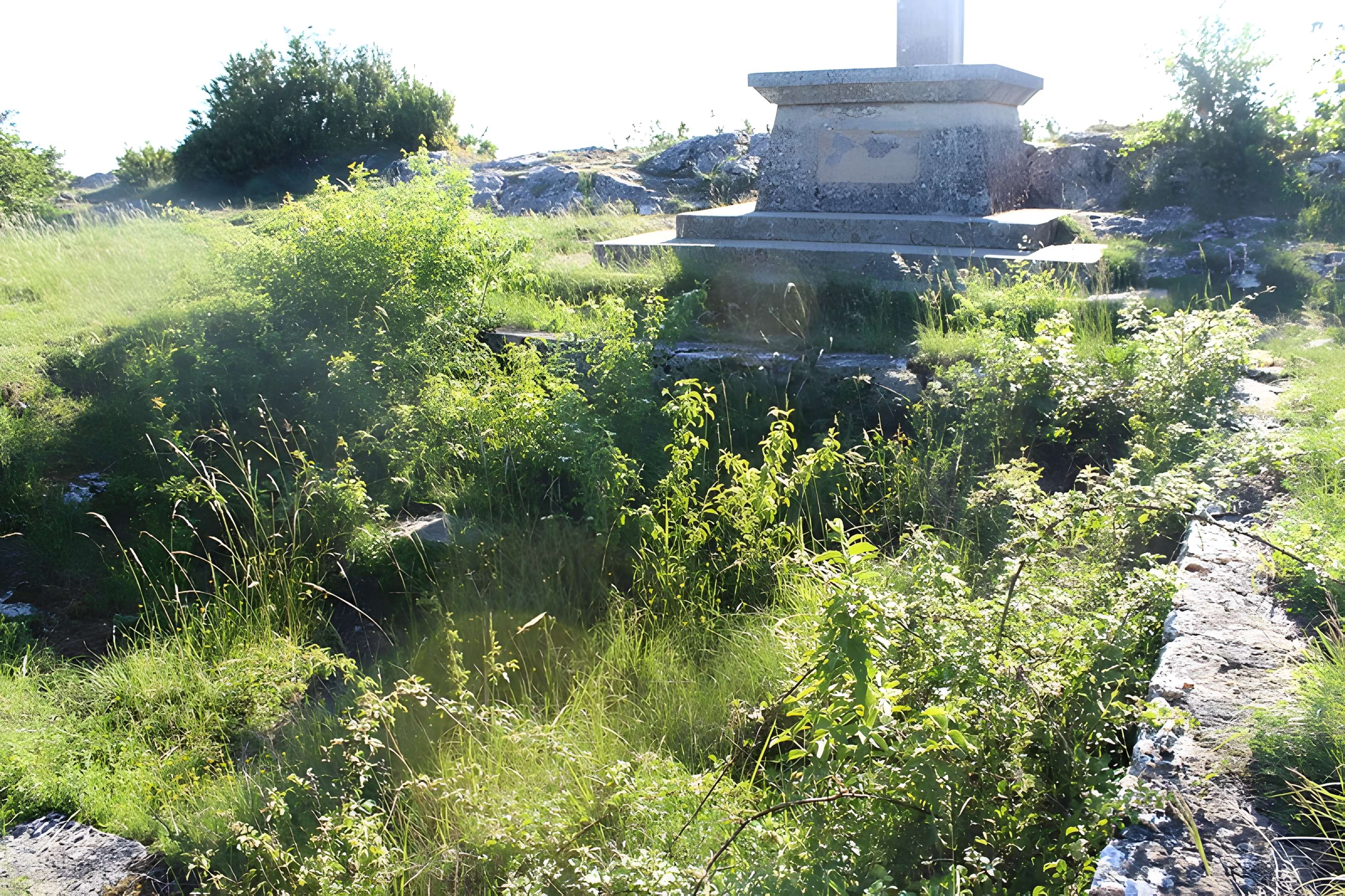 Ruines de l'église Saint-Julien-sur-Roche à Ramasse