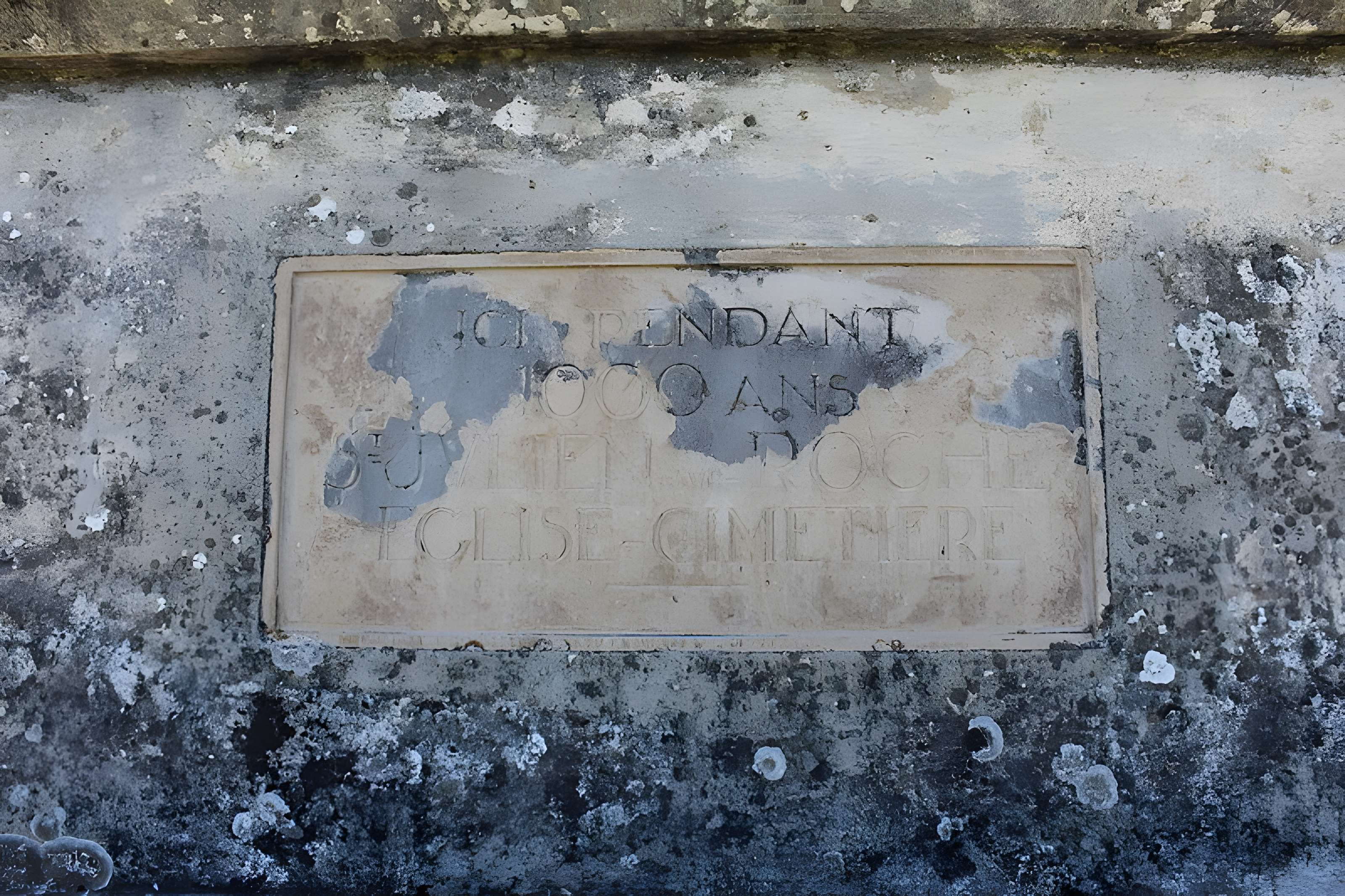 Ruines de l'église Saint-Julien-sur-Roche à Ramasse